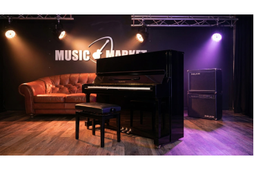 Акустическое пианино Yamaha YC121EX PE - чёрный полированный