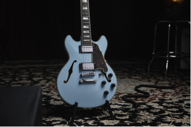 Полуакустическая электрогитара DAngelico Premier Mini DC OceanTurquoise