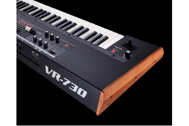 Синтезатор ROLAND VR-730