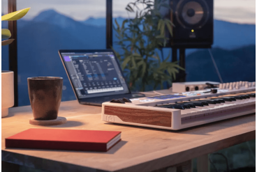 Миди-клавиатура Arturia KeyLab Essential 49 MK3 White