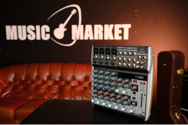 Аналоговый микшер с USB/аудио интерфейсом Behringer XENYX Q1202USB
