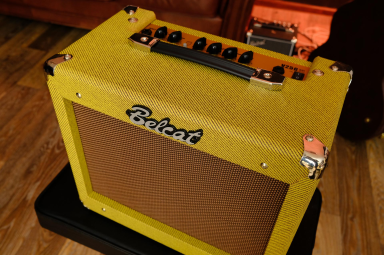 Гитарный комбоусилитель, 25Вт, Belcat Vintage Series V25G