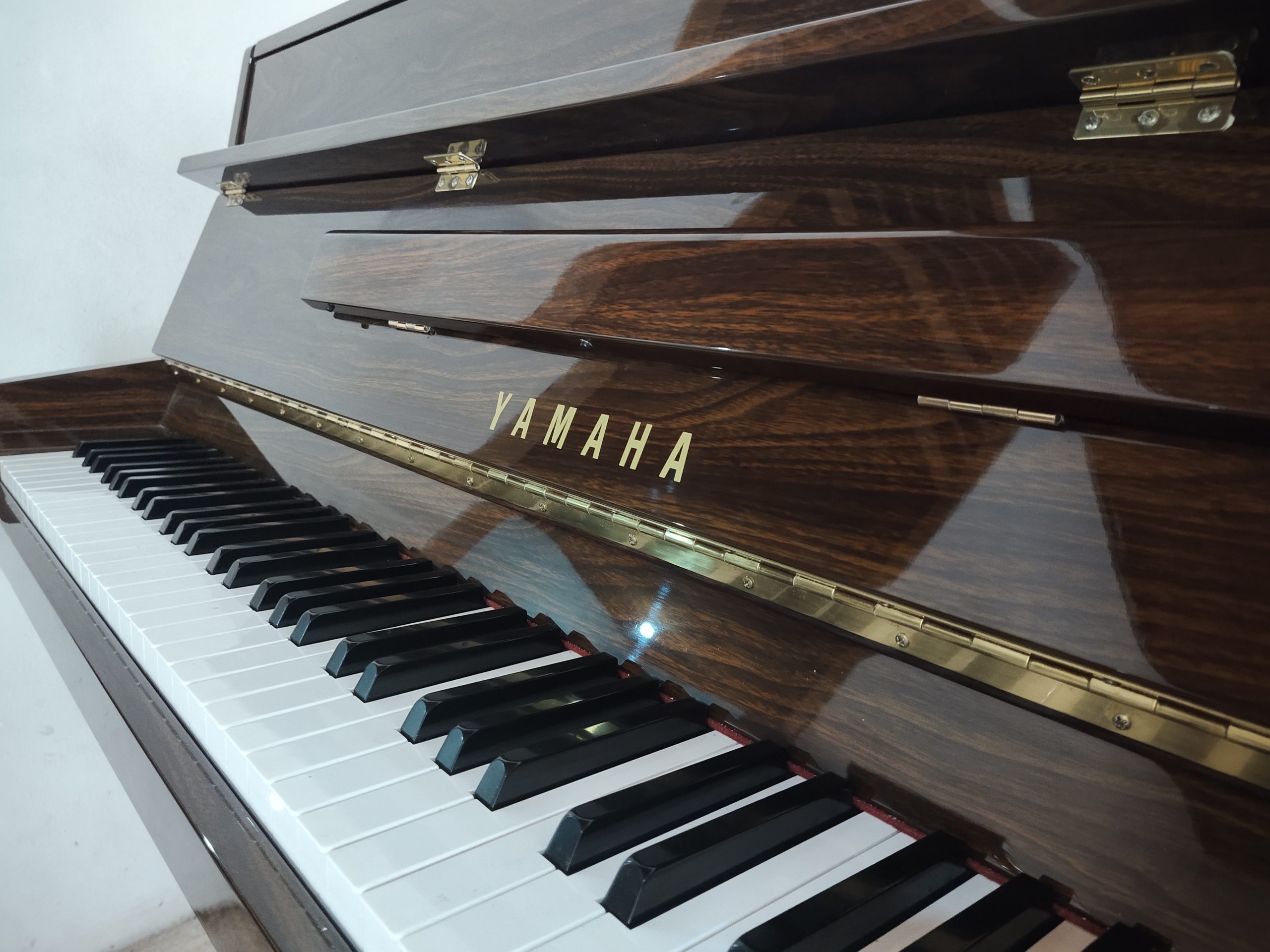 Акустическое пианино Yamaha JU109 OPDW - тёмный орех матовый