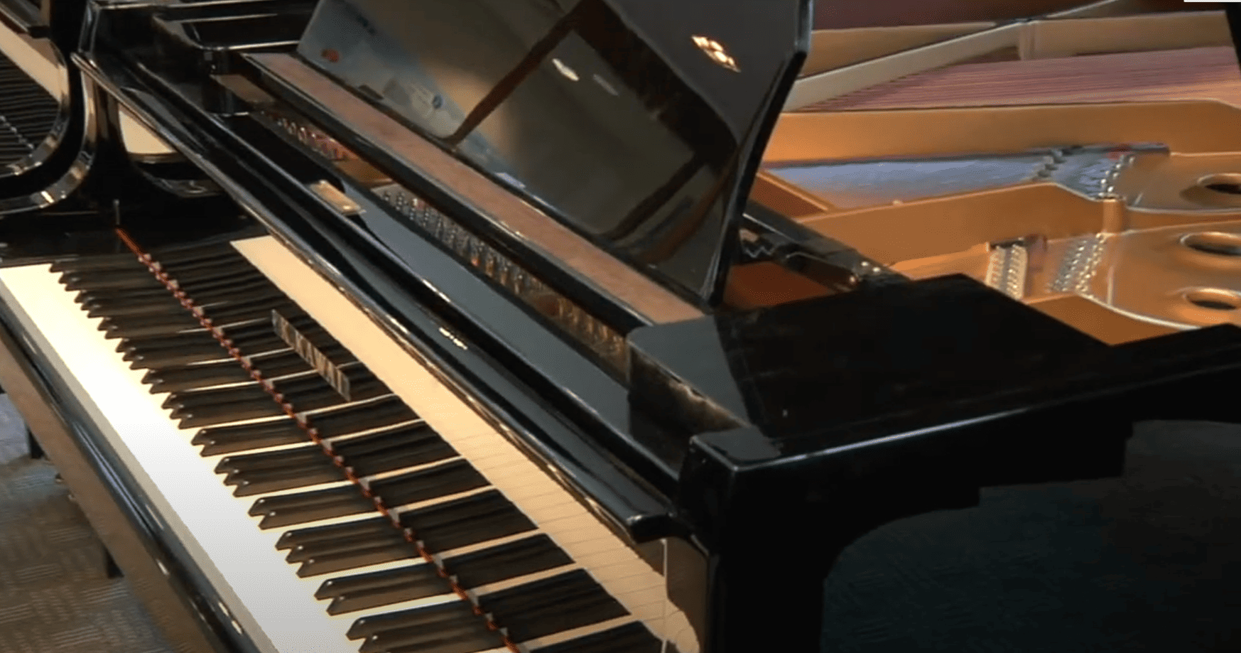 Рояль Kawai GL-40 M/PEP - чёрный полированный