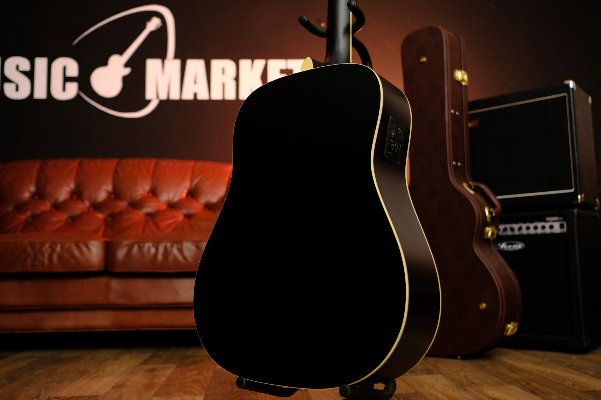 Электроакустическая гитара Parkwood W81E-BKS