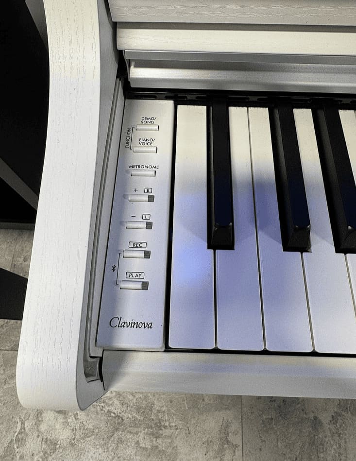 Цифровое пианино Yamaha CLP-825 WH