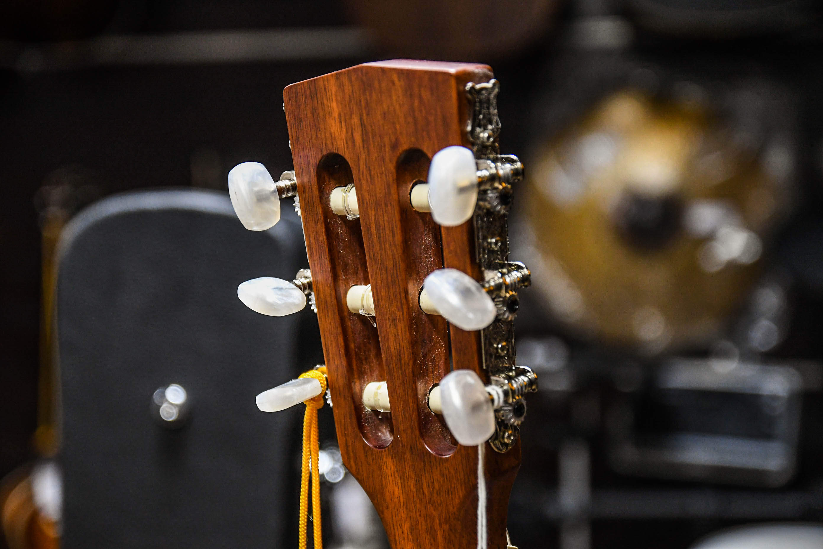 Классическая гитара со звукоснимателем Cort JADE-E-Nylon-DBB Jade Series