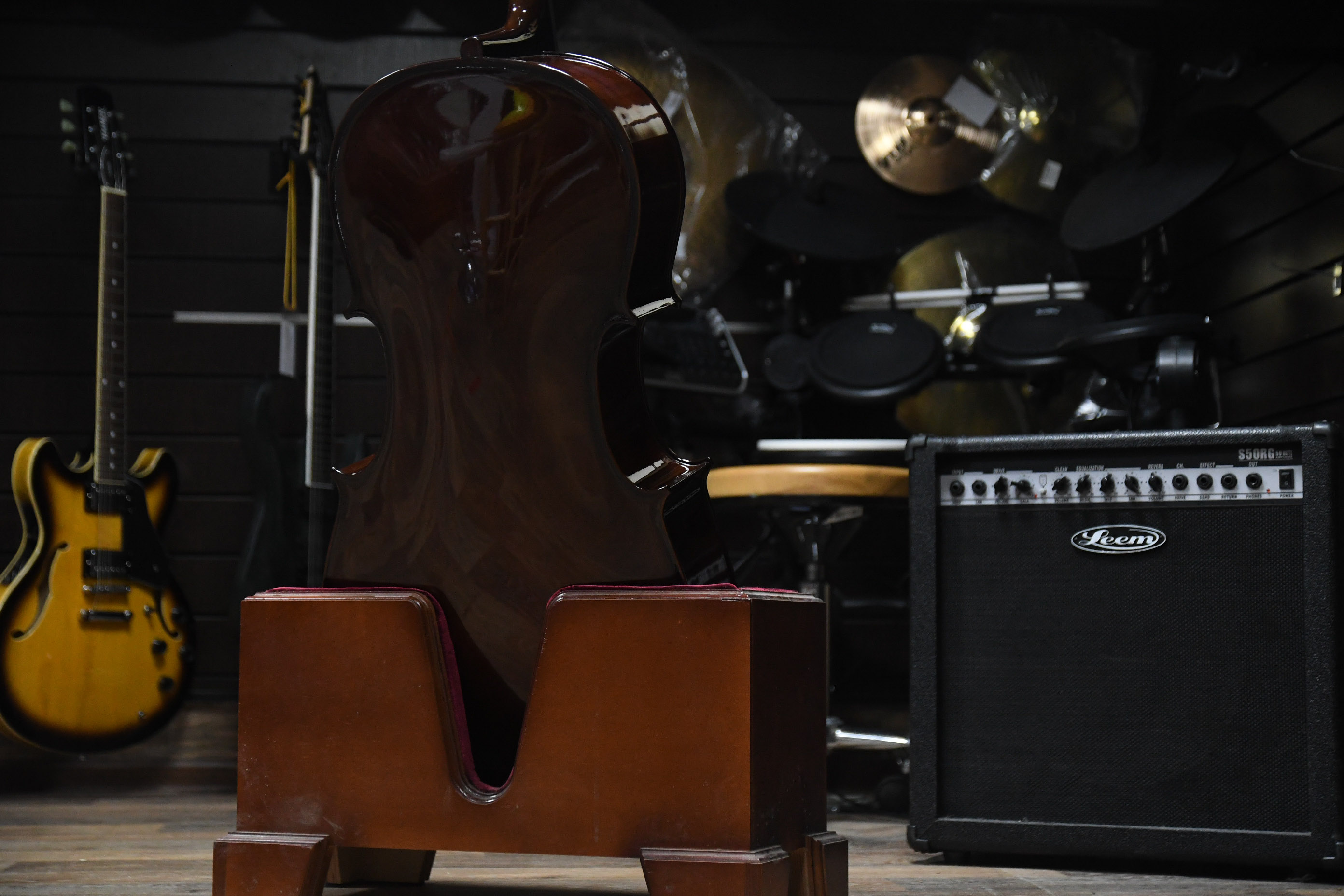 Виолончель 1/2 чехол и смычок Caraya MC760R-1/2