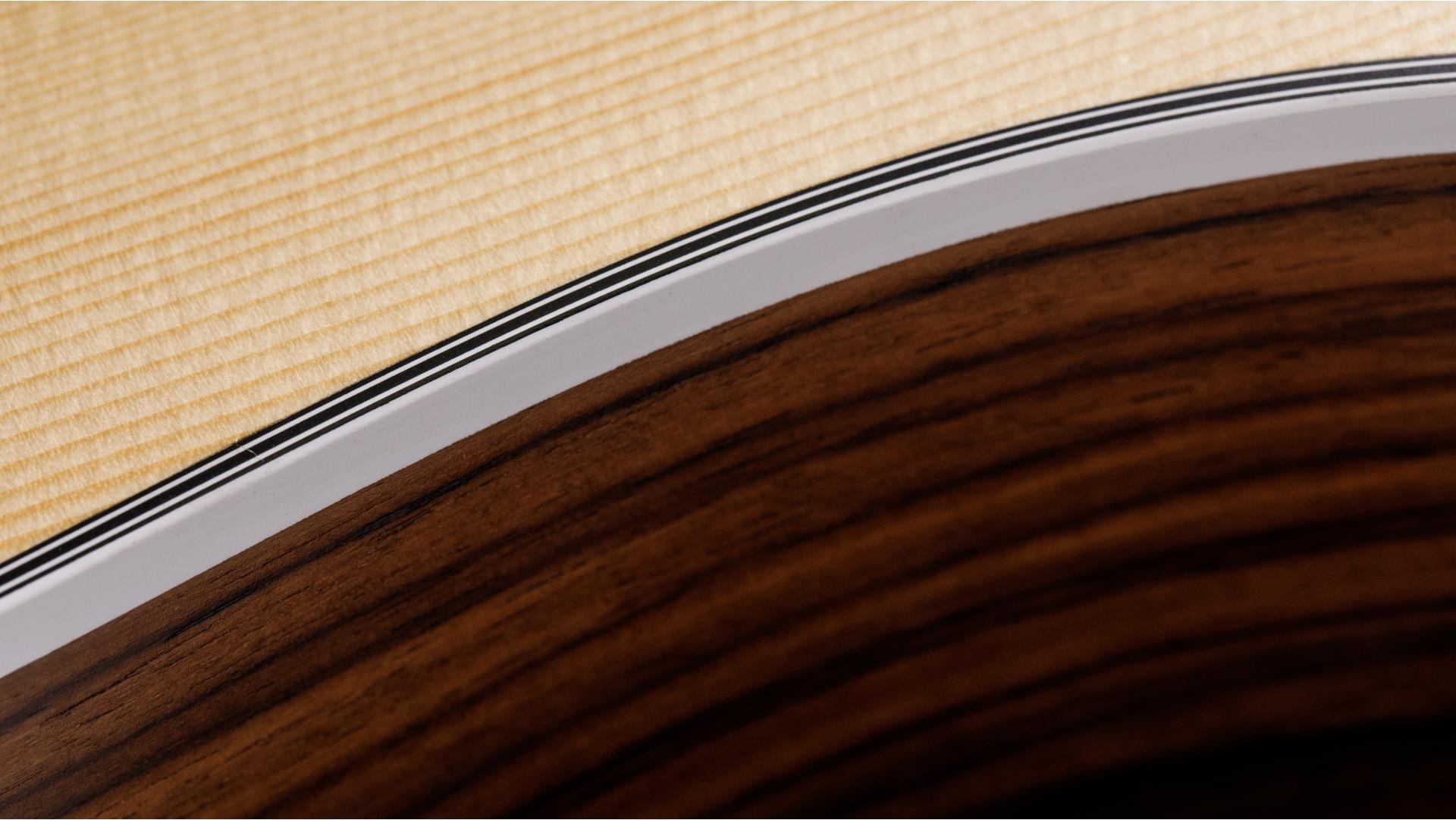 Электроакустическая гитара Taylor 210ce