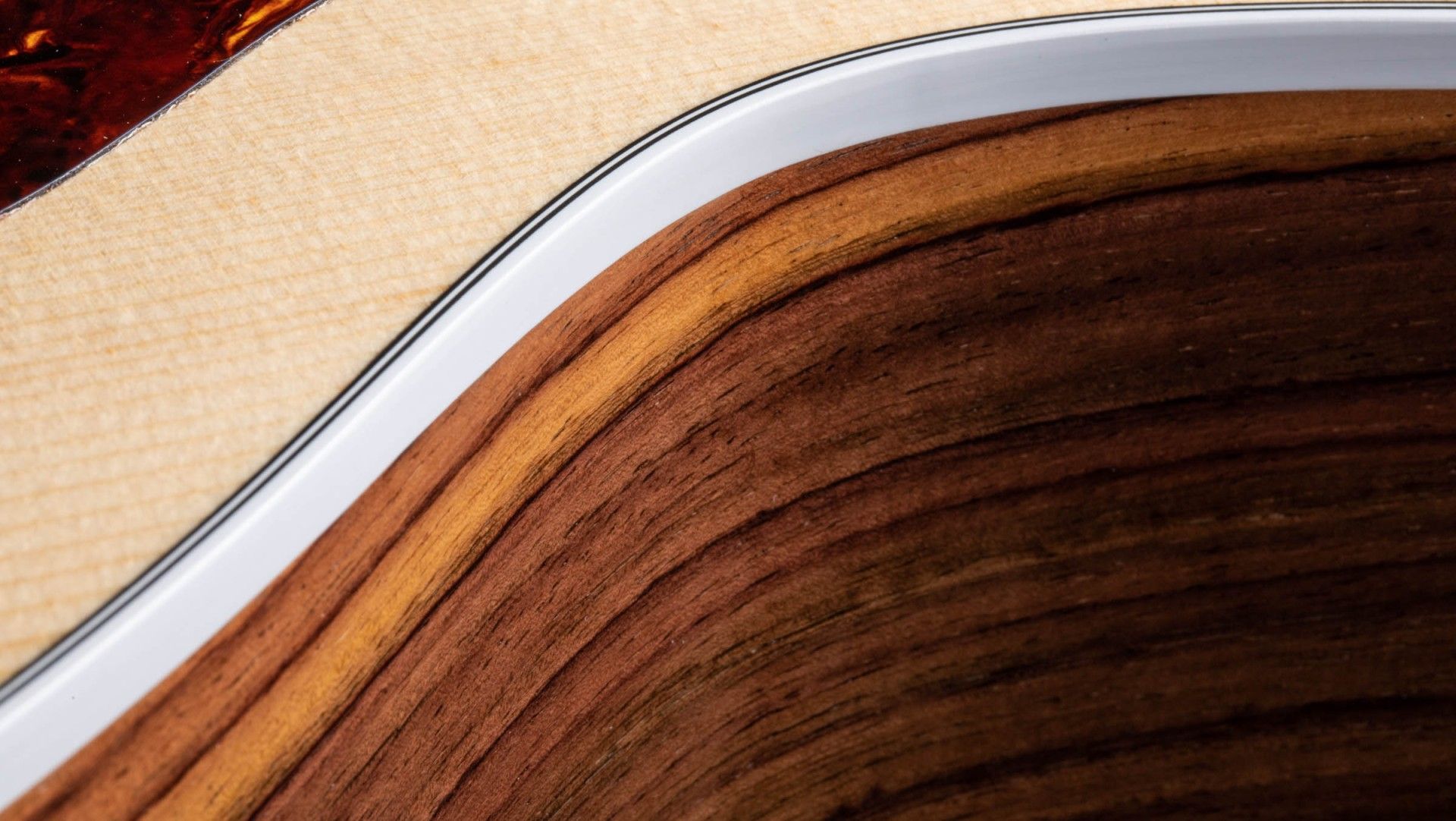 Электроакустическая гитара Taylor 214ce