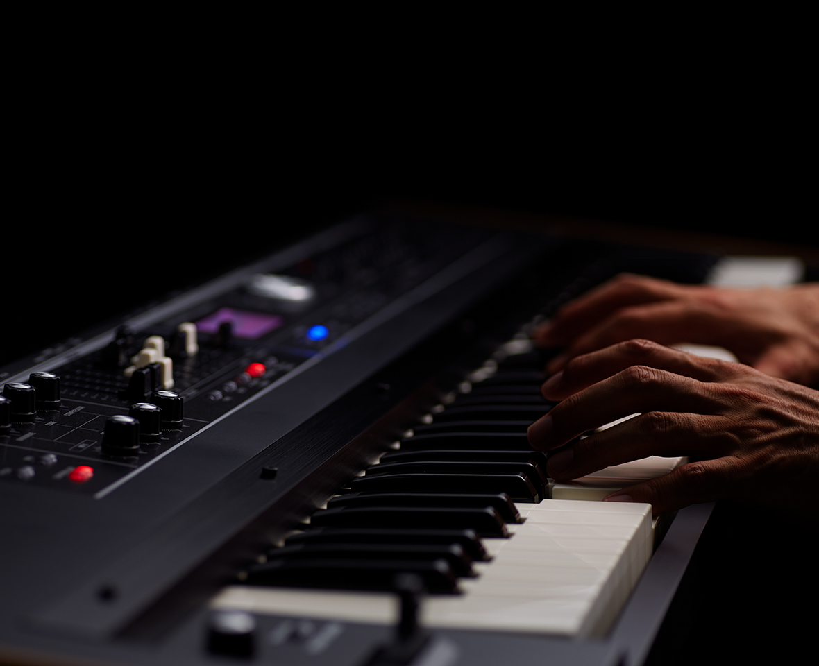 Синтезатор ROLAND VR-730