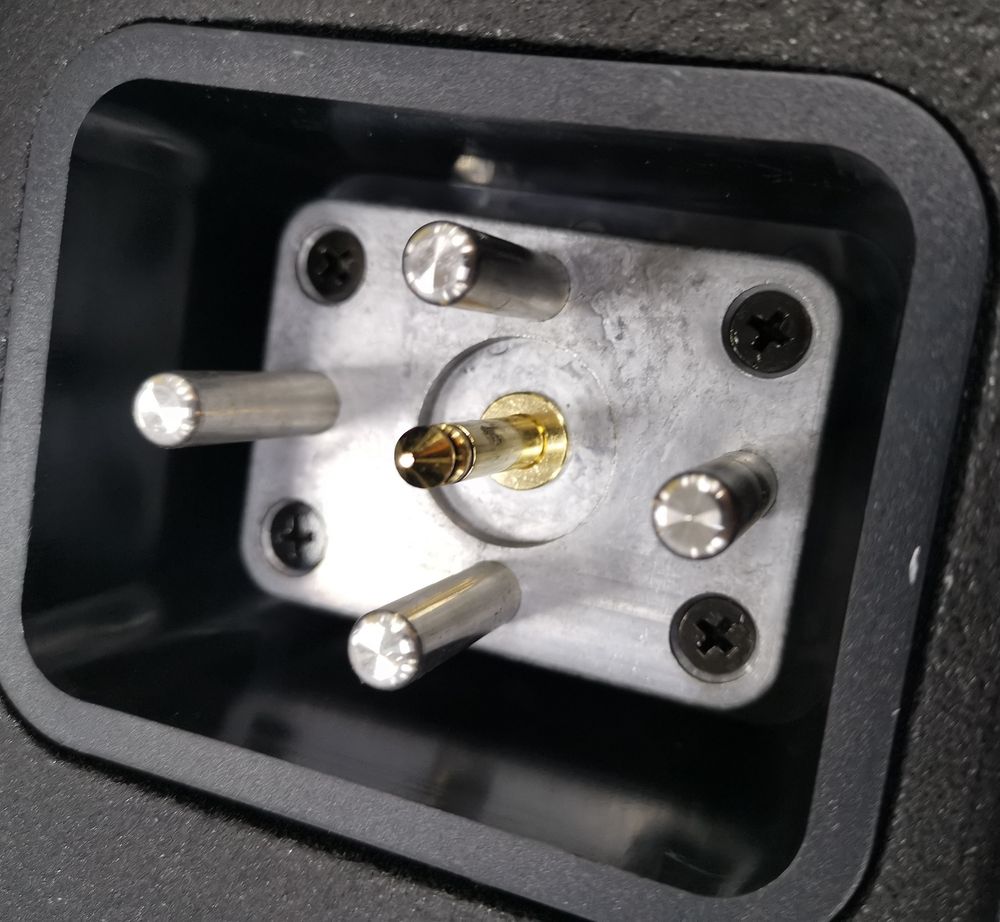 Комплект акустической системы (звуковая колонна, сабвуфер с микшером), Soundking ARTOS-1000