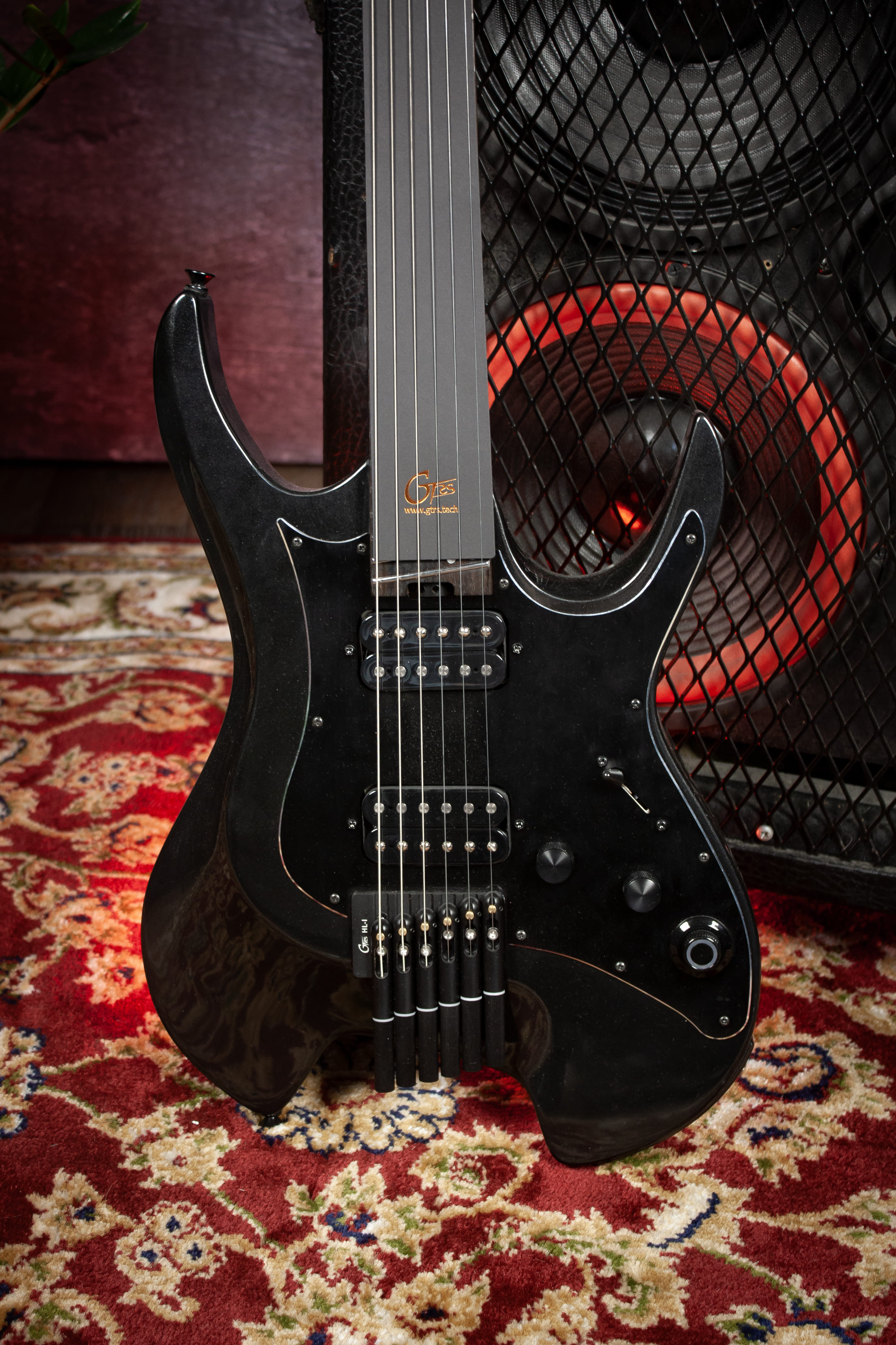 Электрогитара безголовая GTRS W800-WING-800-PBK