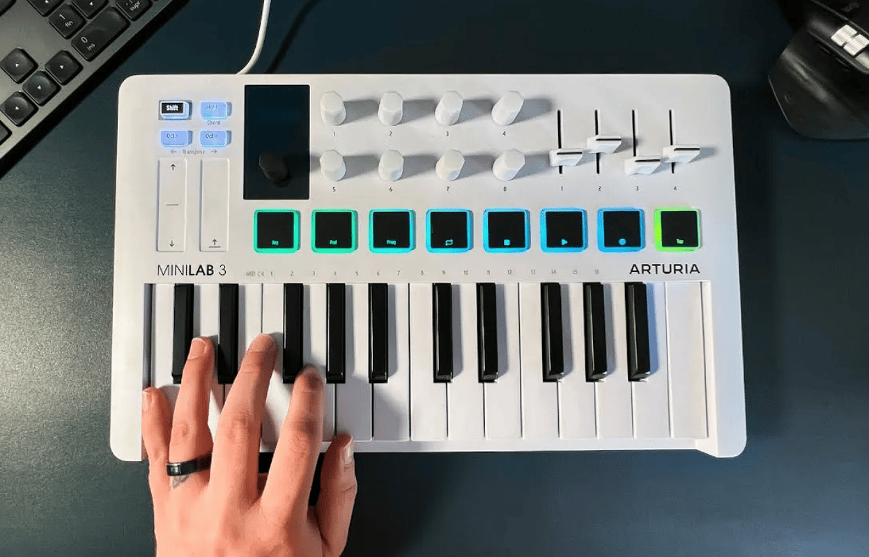 Миди-клавиатура Arturia MiniLab 3 White