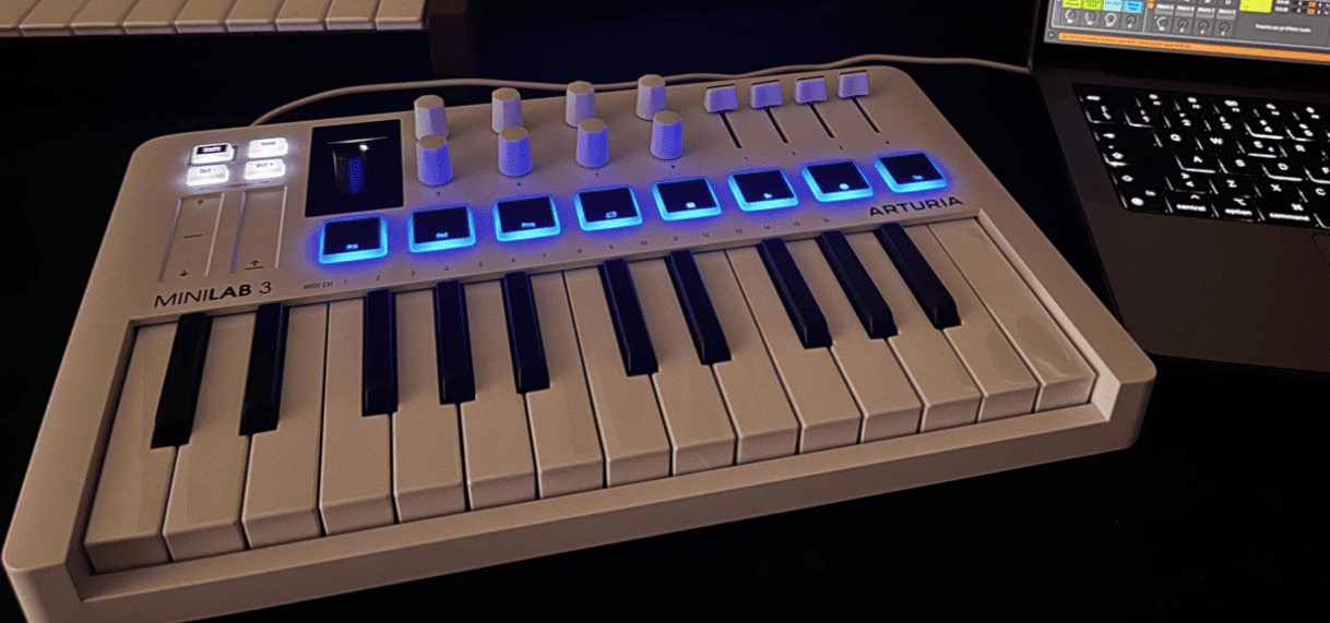 Миди-клавиатура Arturia MiniLab 3 White