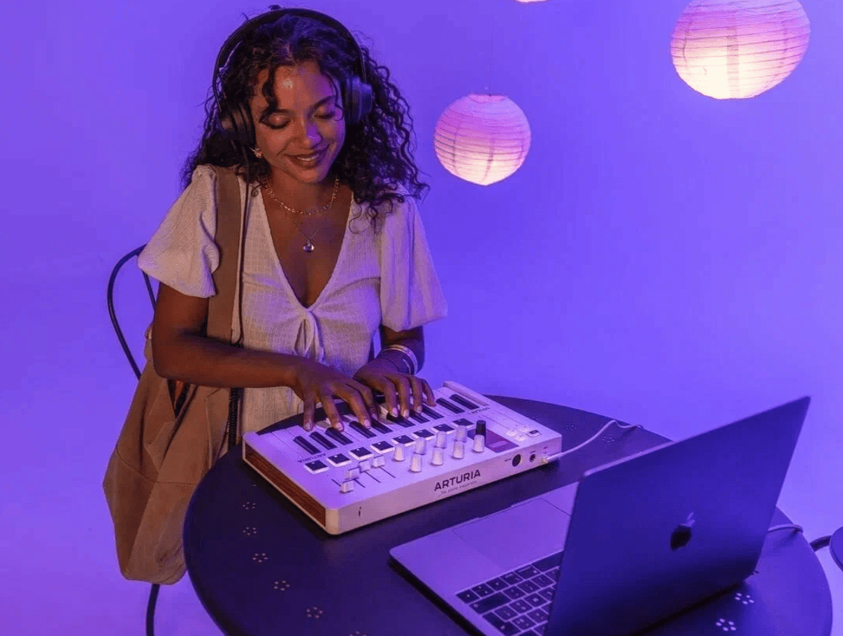 Миди-клавиатура Arturia MiniLab 3 Black