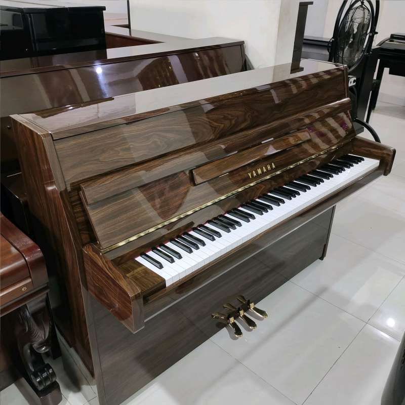 Акустическое пианино Yamaha JU109 PW - орех полированный