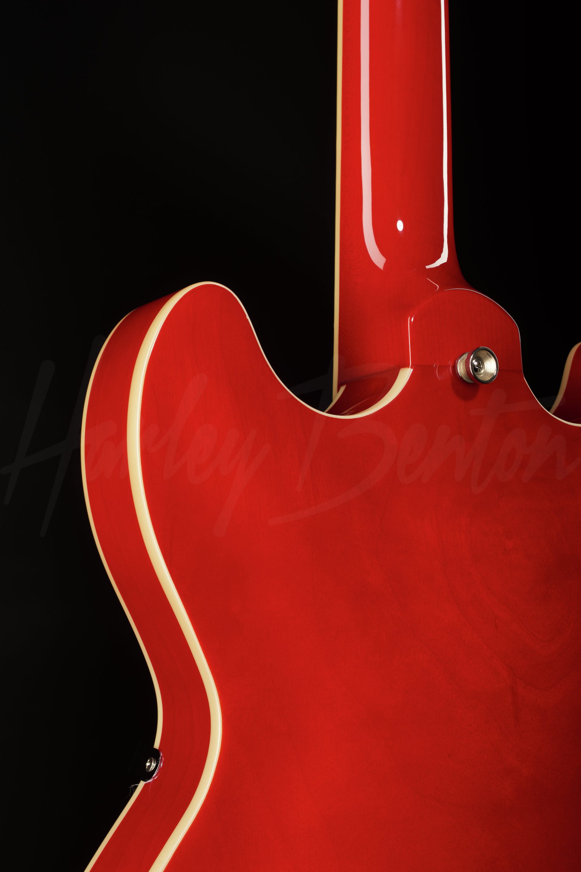 Полуакустическая гитара Harley Benton HB-35Plus Cherry