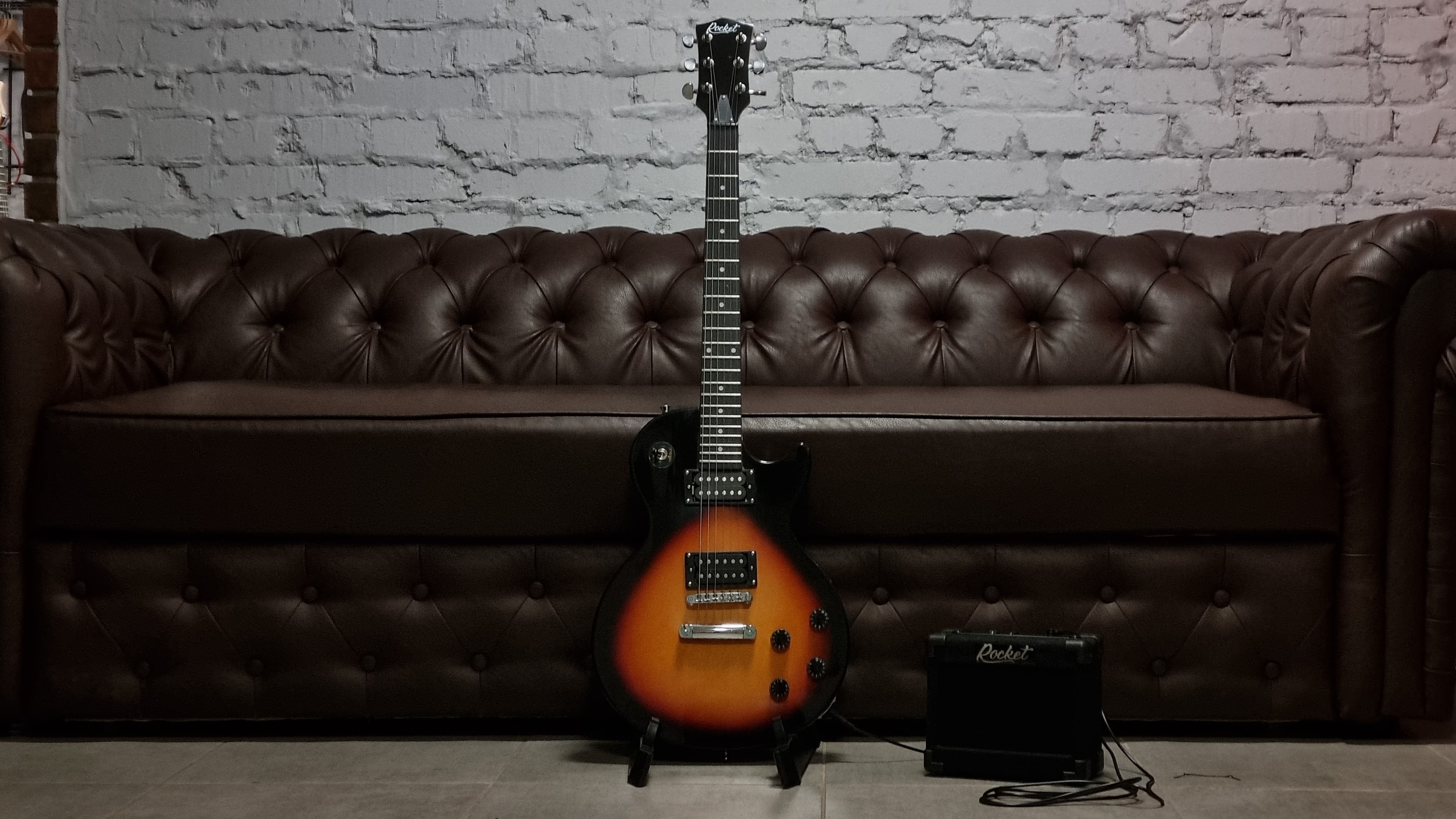 Электрогитара с комбиком (общее объявление) 10000