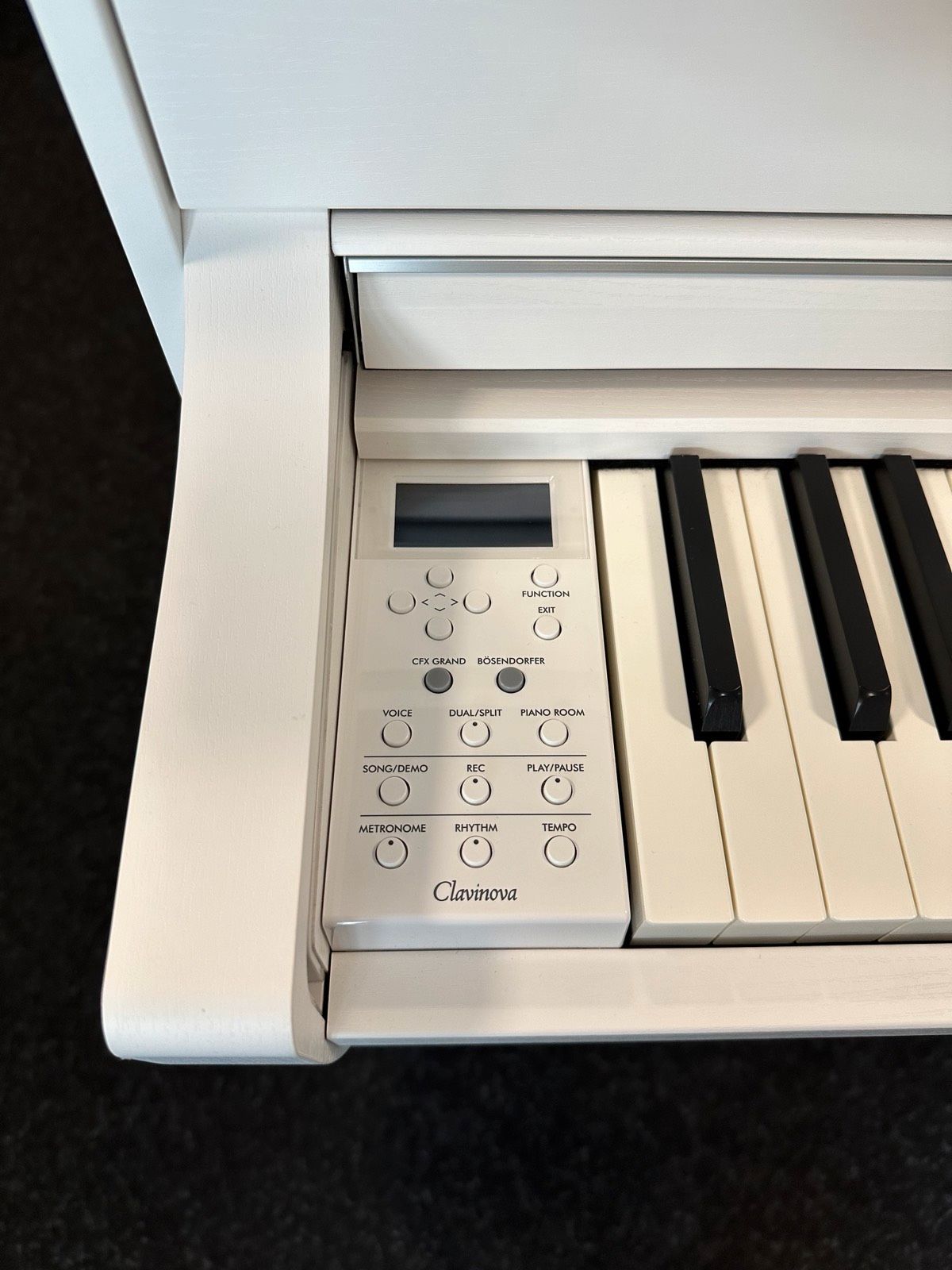 Цифровое пианино Yamaha CLP-735 WH