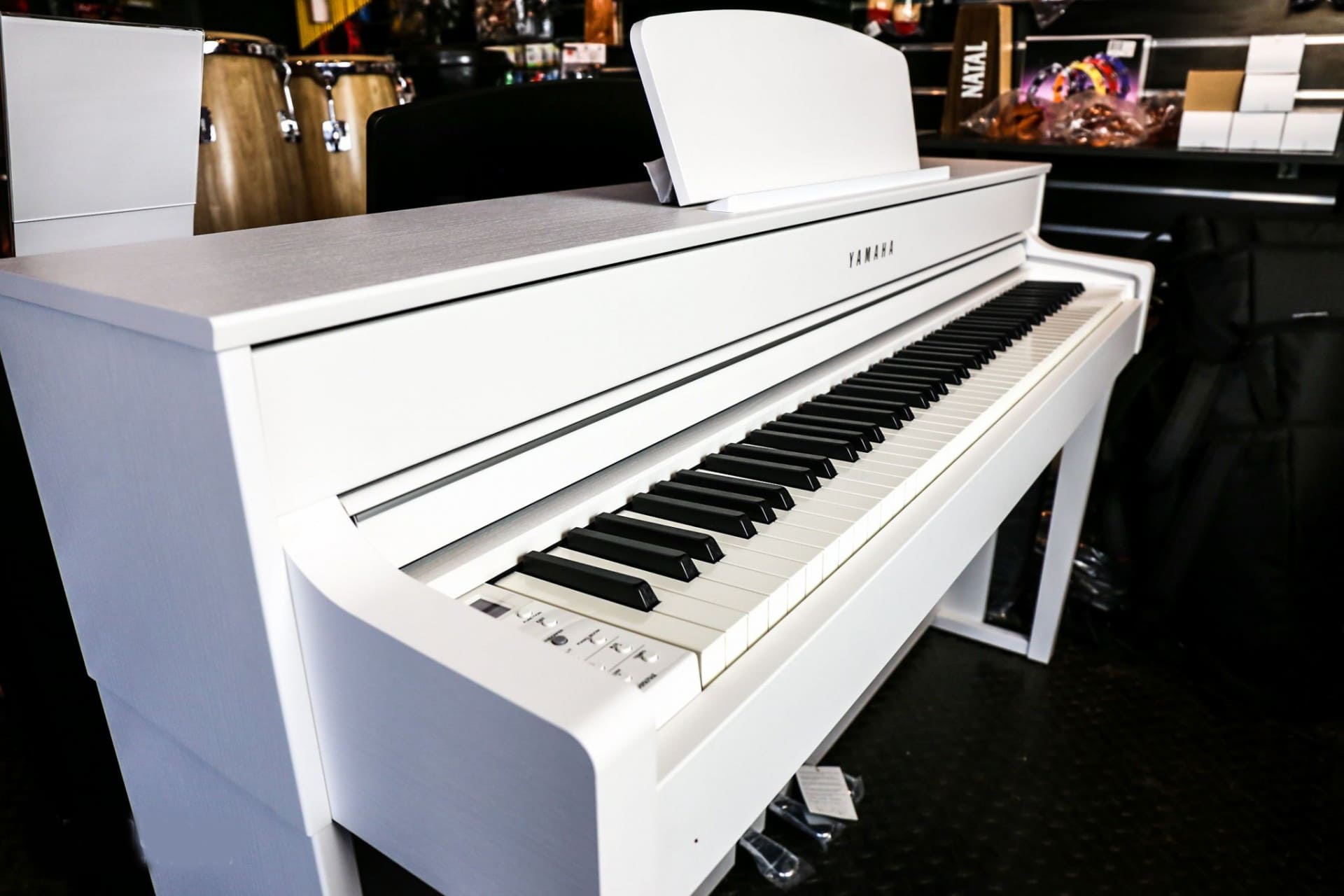 Цифровое пианино Yamaha CLP-735 WH