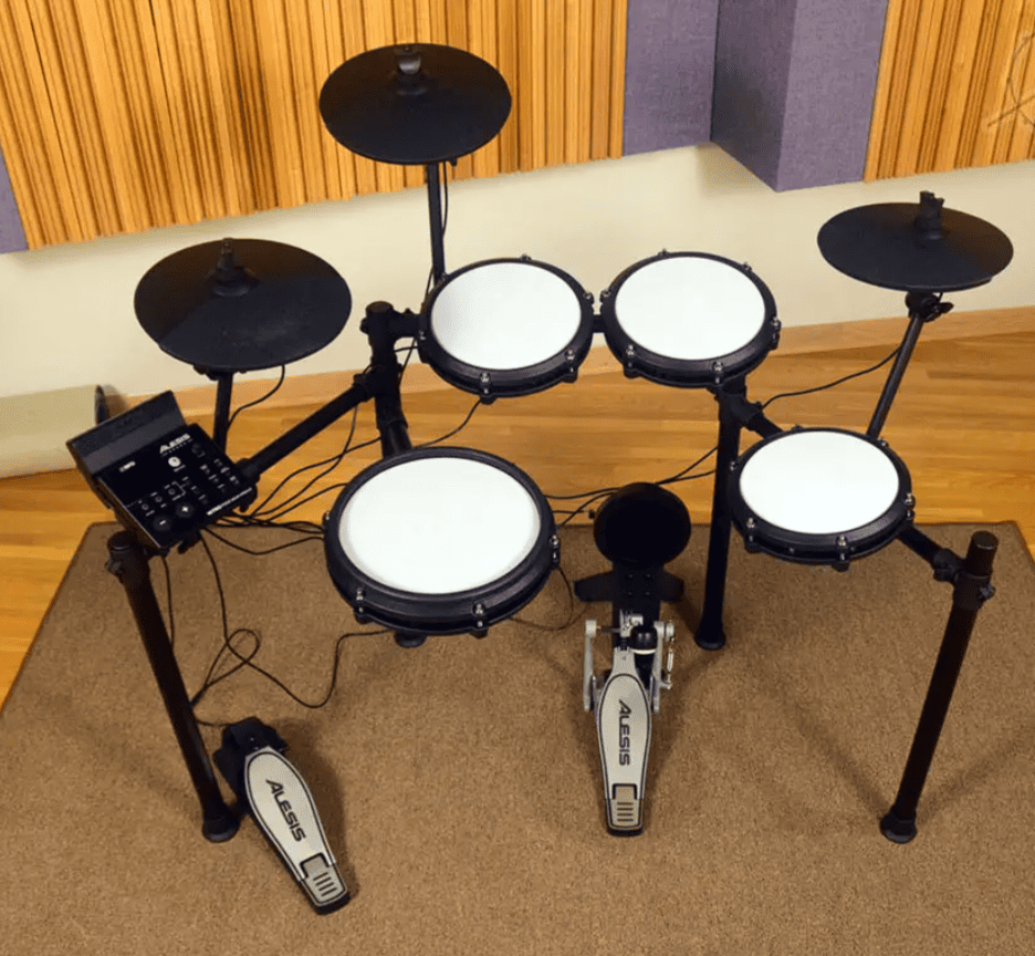 Электронная ударная установка Alesis Nitro Max Kit