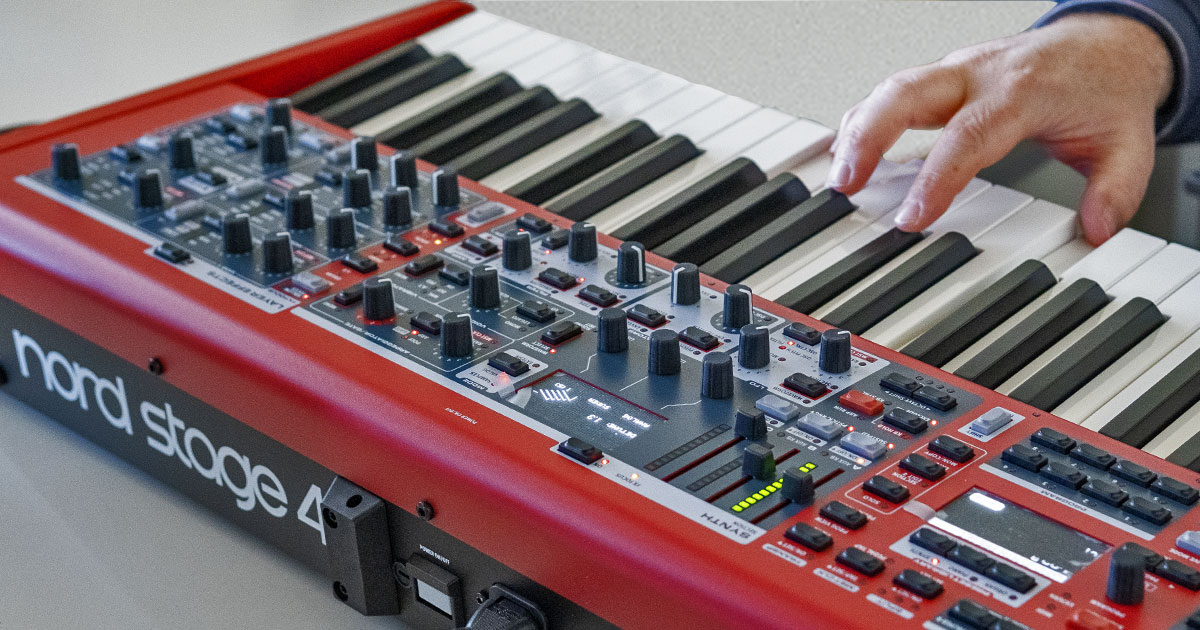 Цифровой синтезатор Clavia Nord Stage 4 Compact