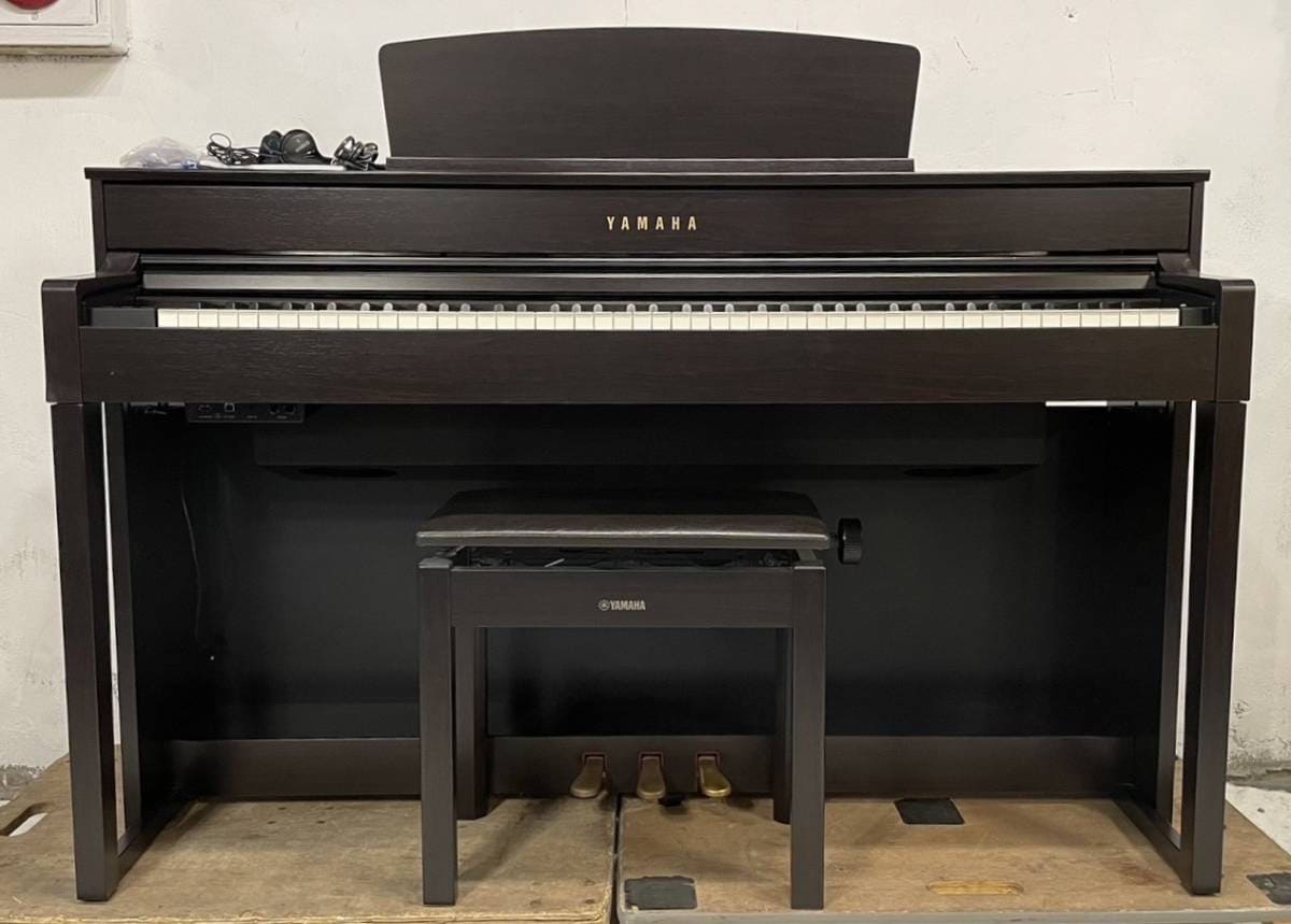 Цифровое пианино Yamaha CLP-735 DW