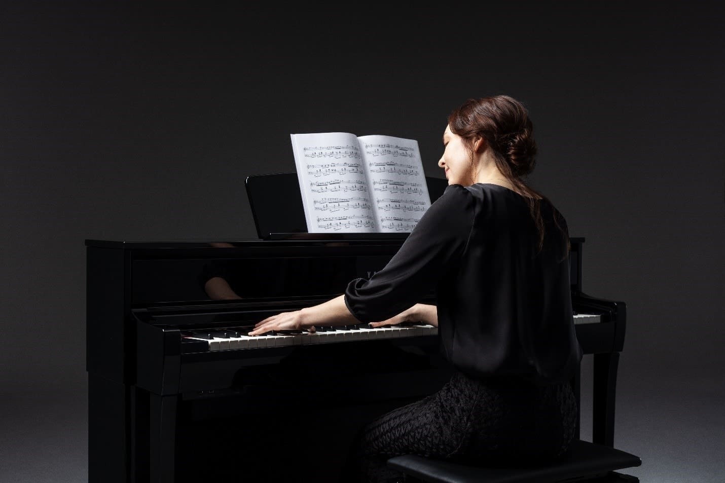 Цифровое пианино Yamaha CLP-735 B