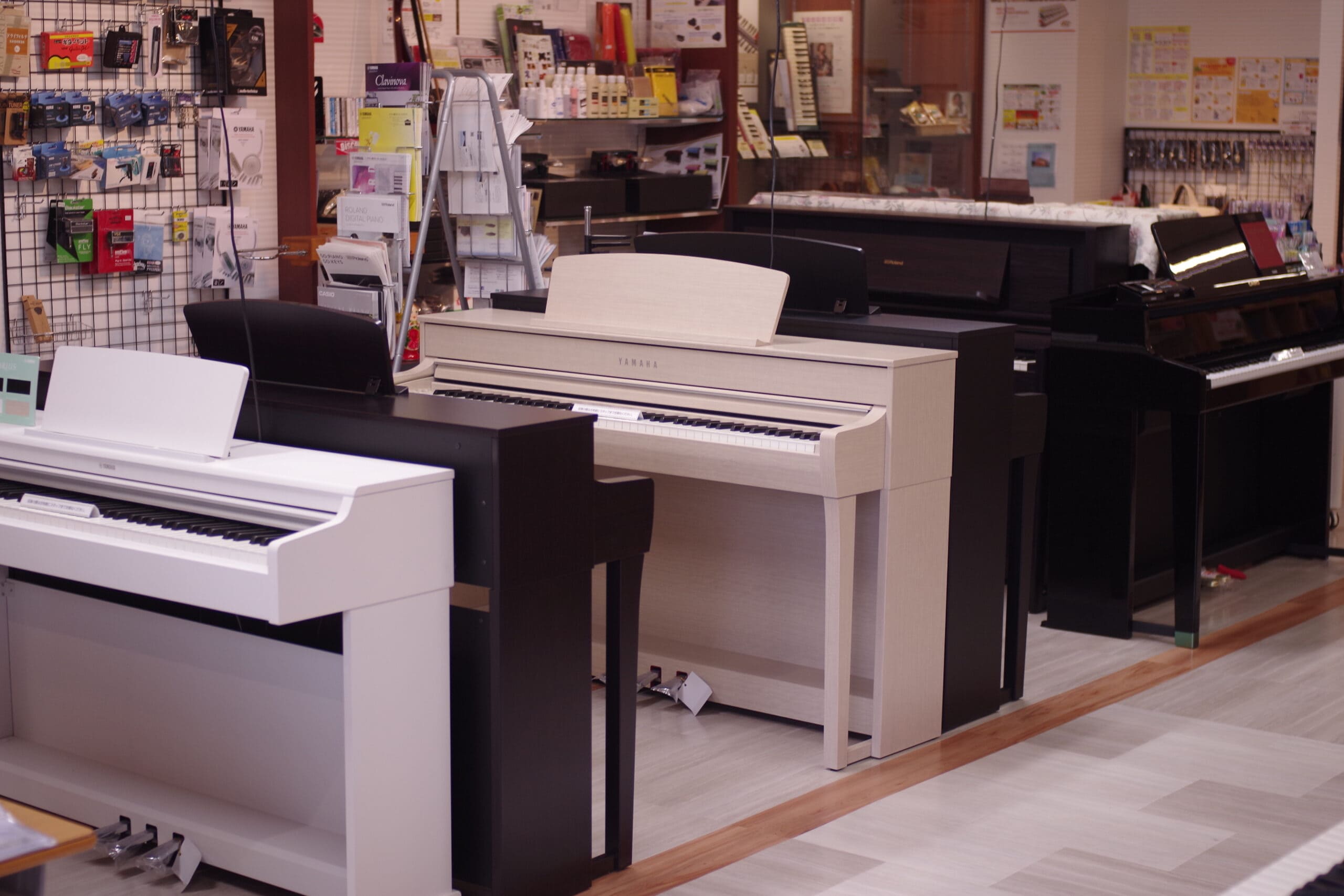 Цифровое пианино Yamaha CLP-735 WA