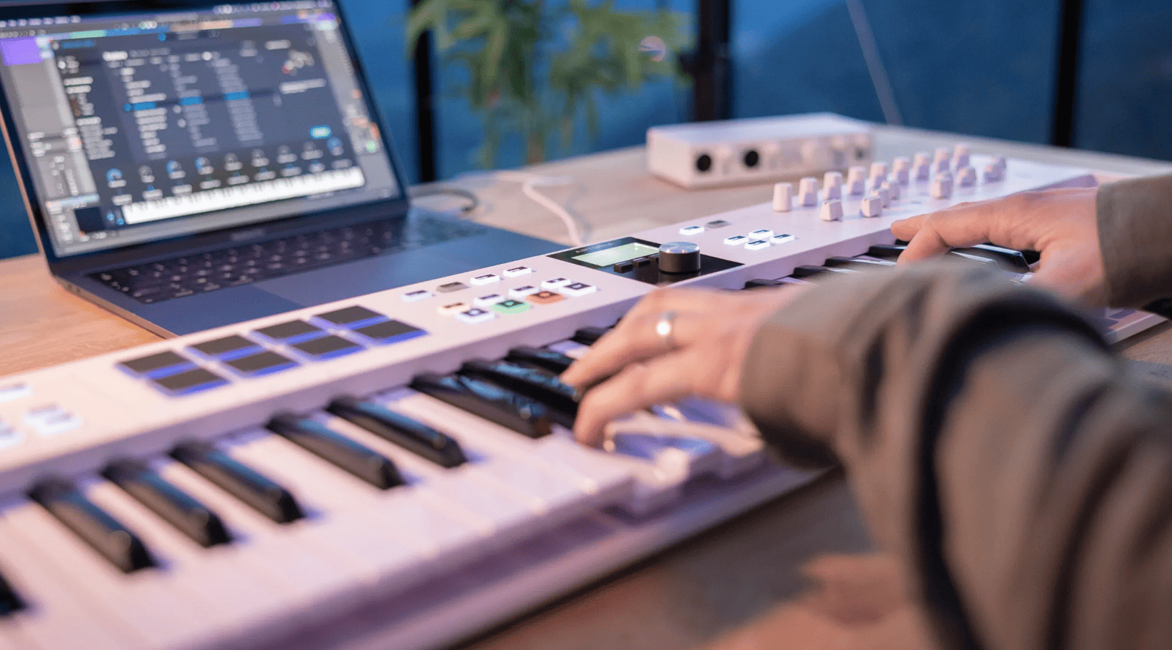 Миди-клавиатура Arturia KeyLab Essential 49 MK3 White