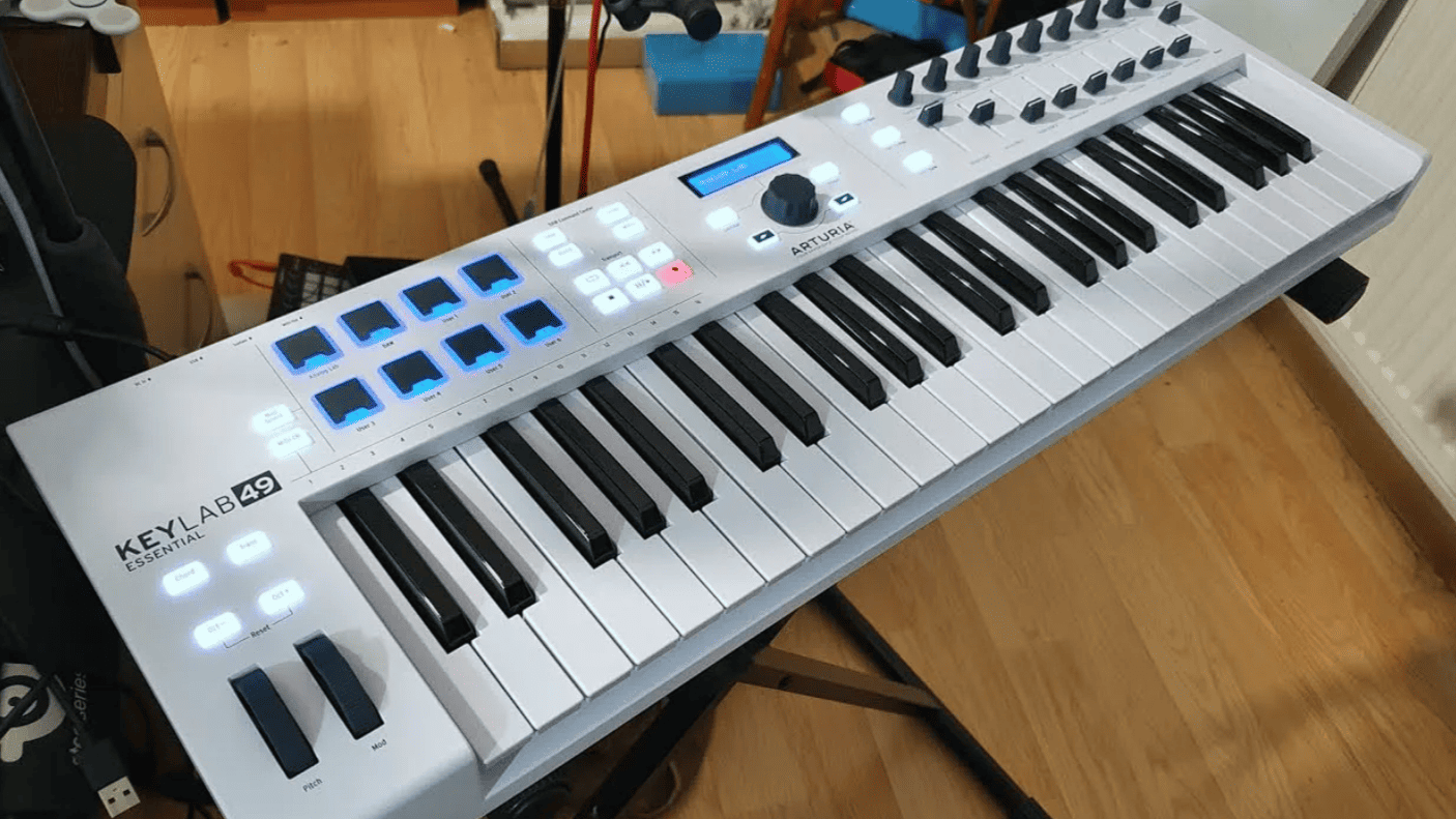 Миди-клавиатура Arturia KeyLab Essential 49 MK3 White