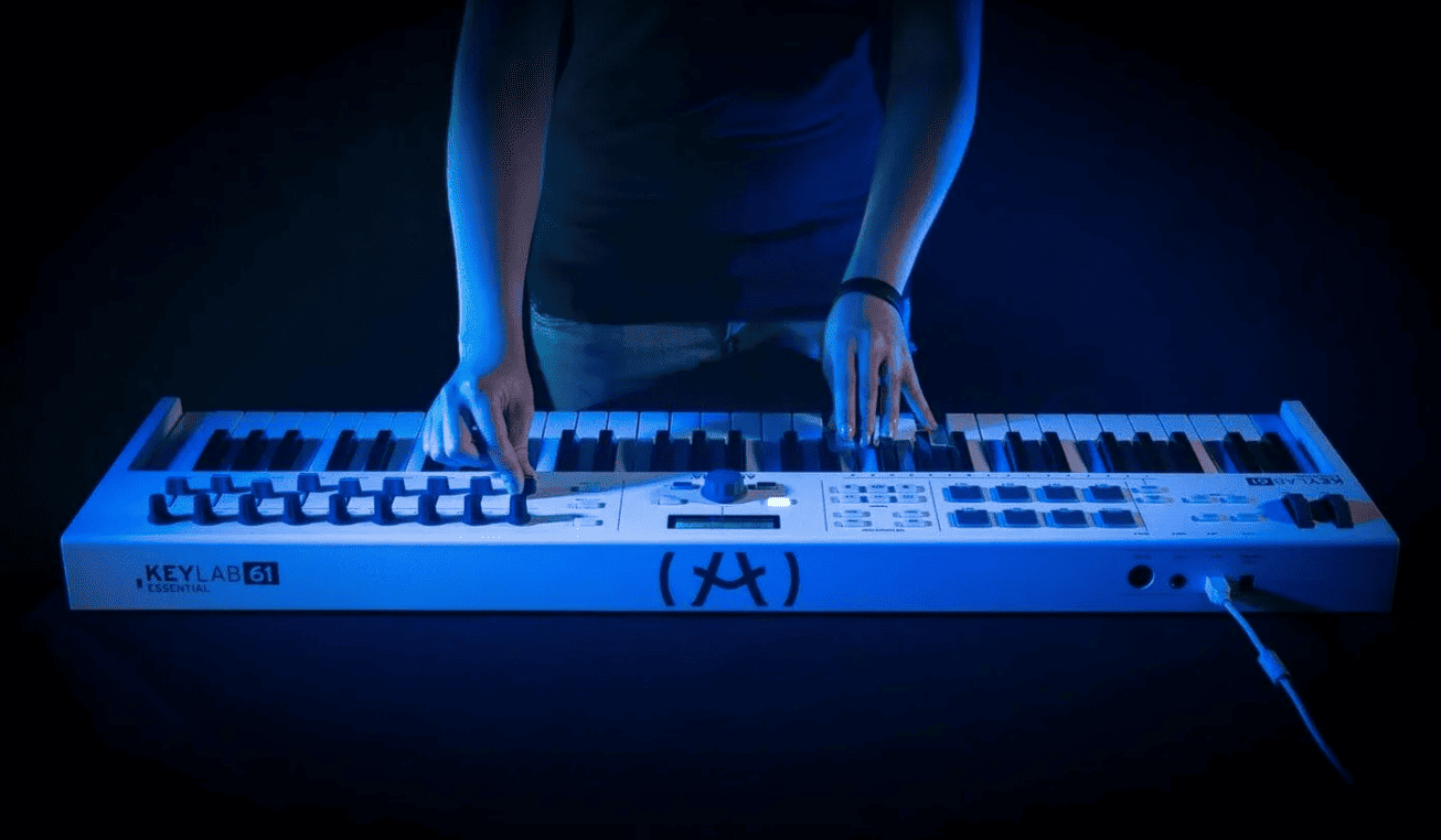 Миди-клавиатура Arturia KeyLab Essential 61 Mk3 White