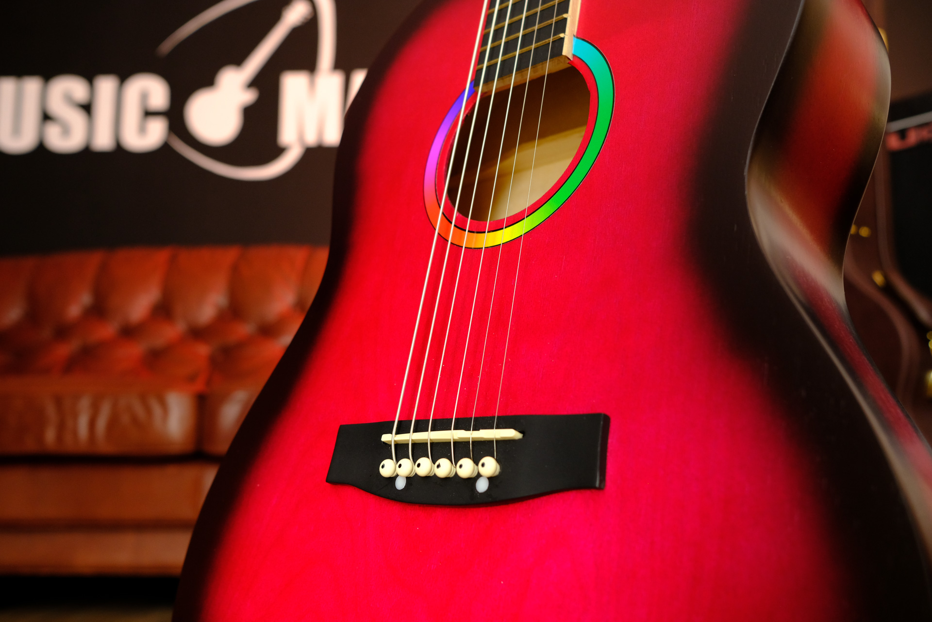 Акустическая гитара, красная, Амистар M-213-RD