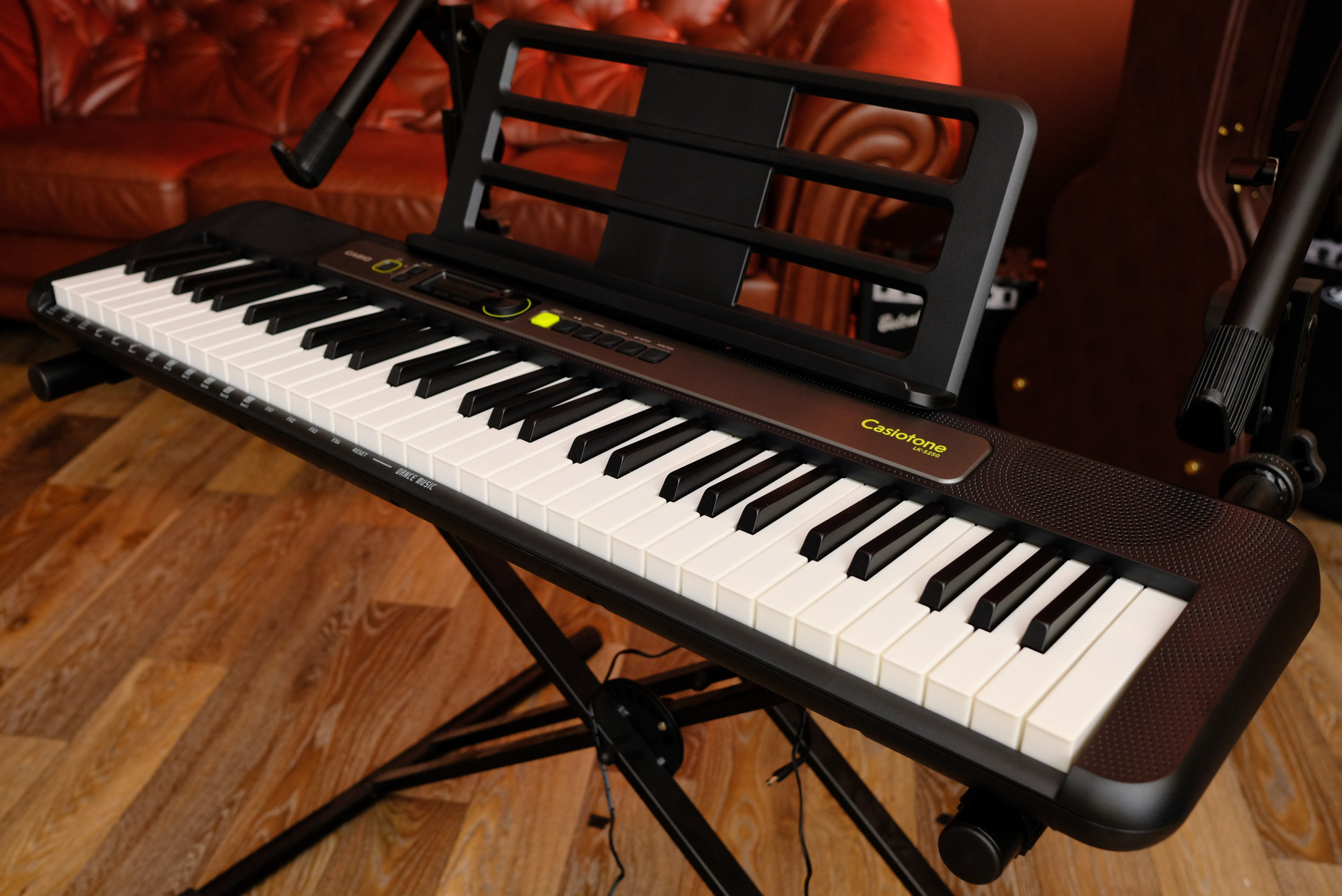 Синтезатор Casio LK-S250