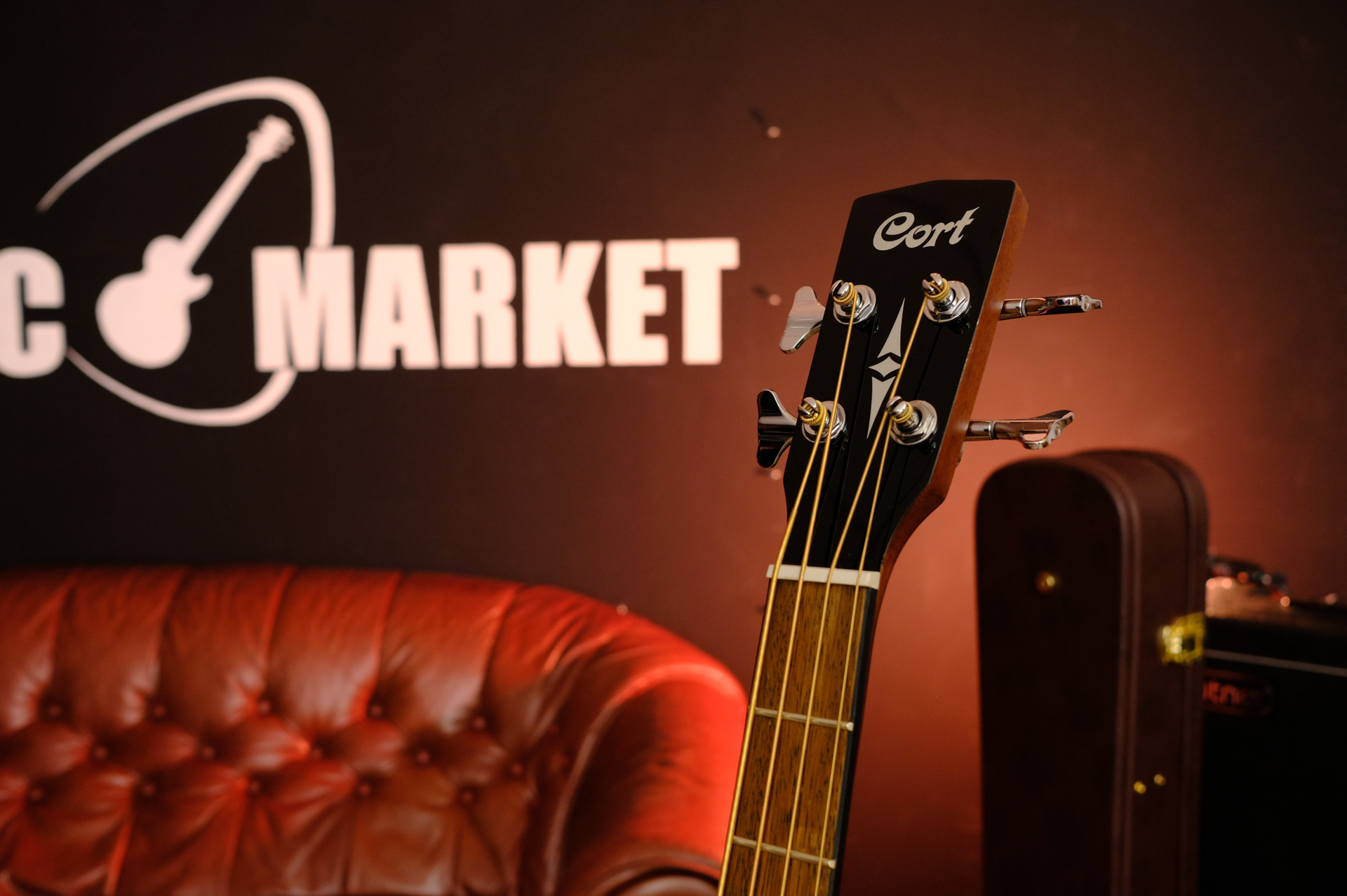 Электроакустическая бас-гитара Cort Acoustic Bass Series AB850F-NAT-BAG