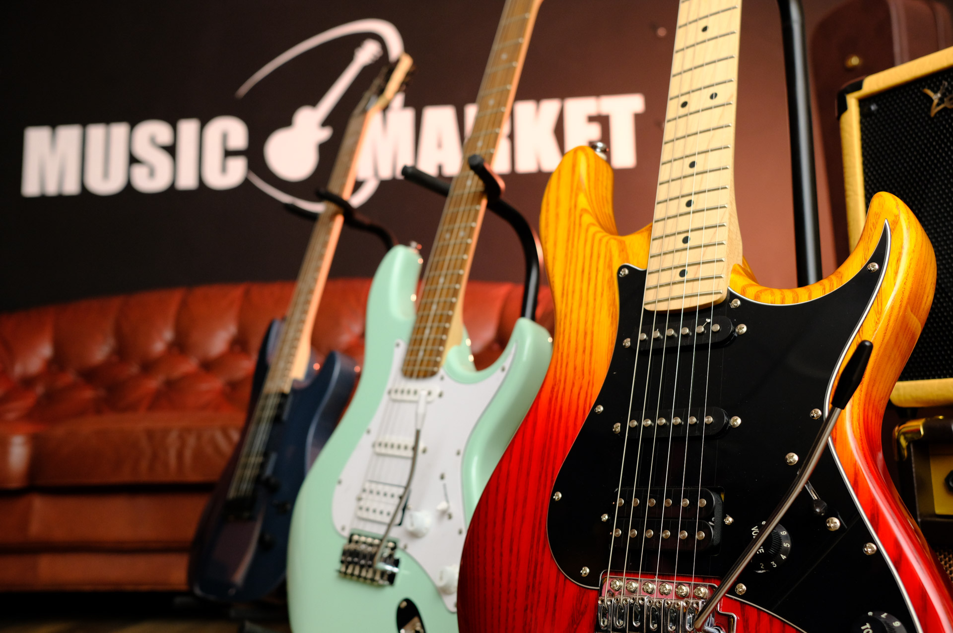 Электрогитара уменьшенная Caraya E100BK