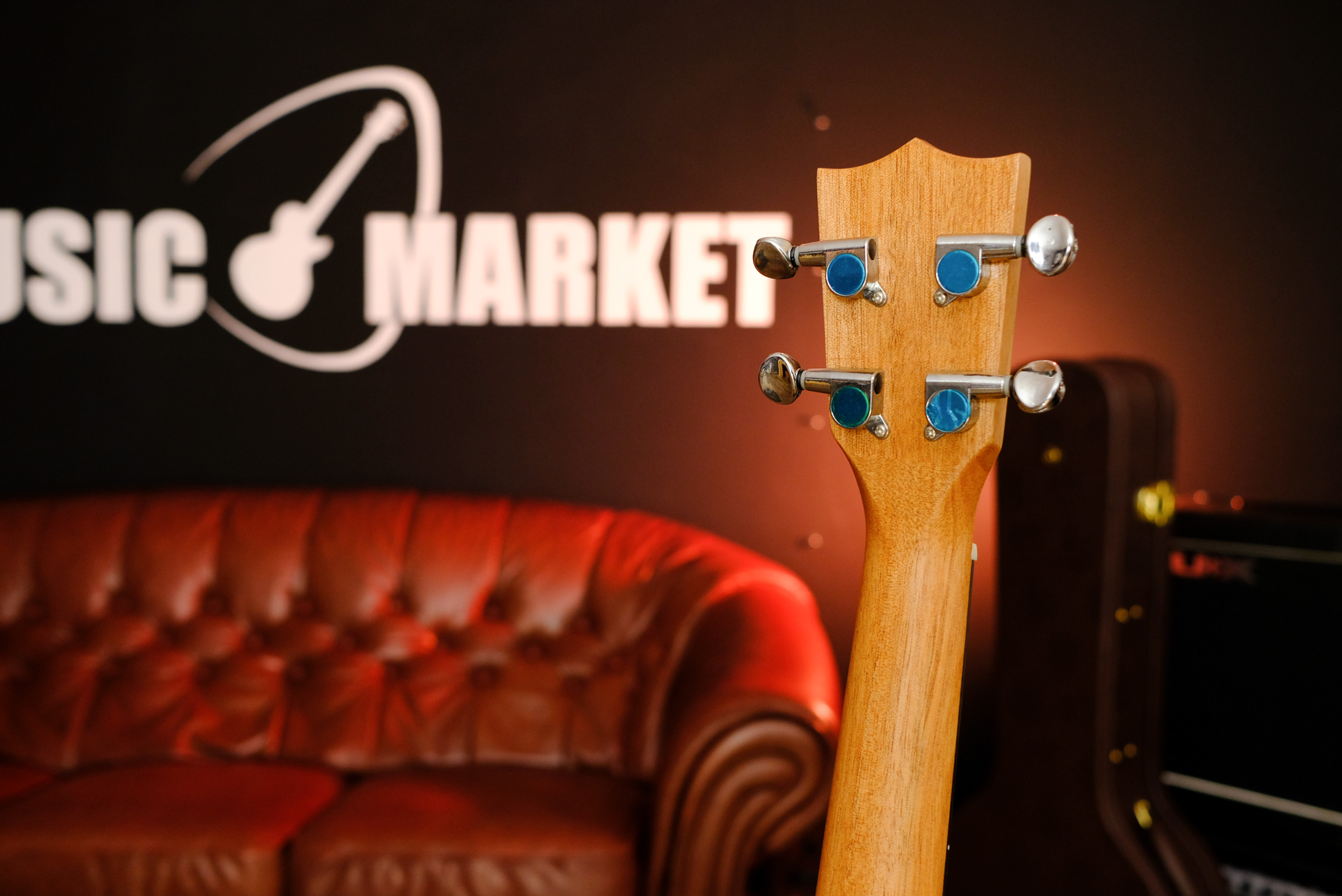 Укулеле концертная MARTIN ROMAS MR-02Z EQ