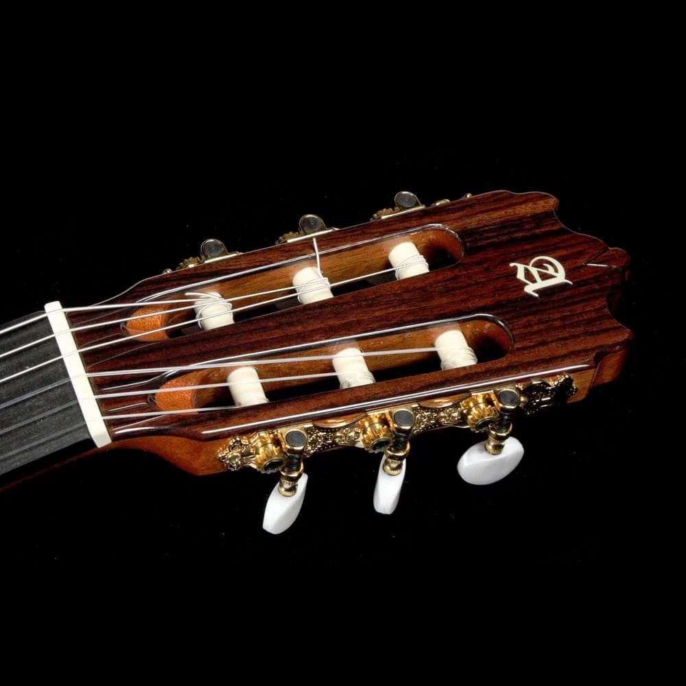 Классическая гитара Alhambra 8.209 Flamenco Conservatory 4F