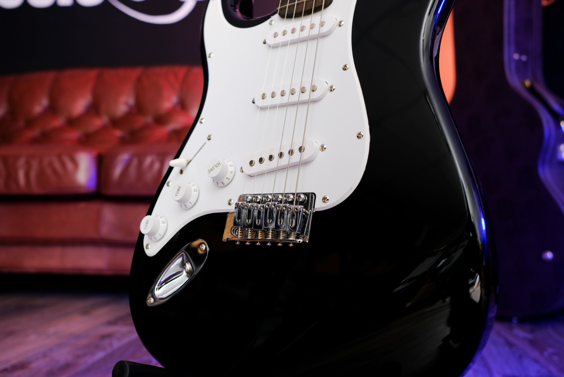 Электрогитара леворукая Caraya E200LF-BK