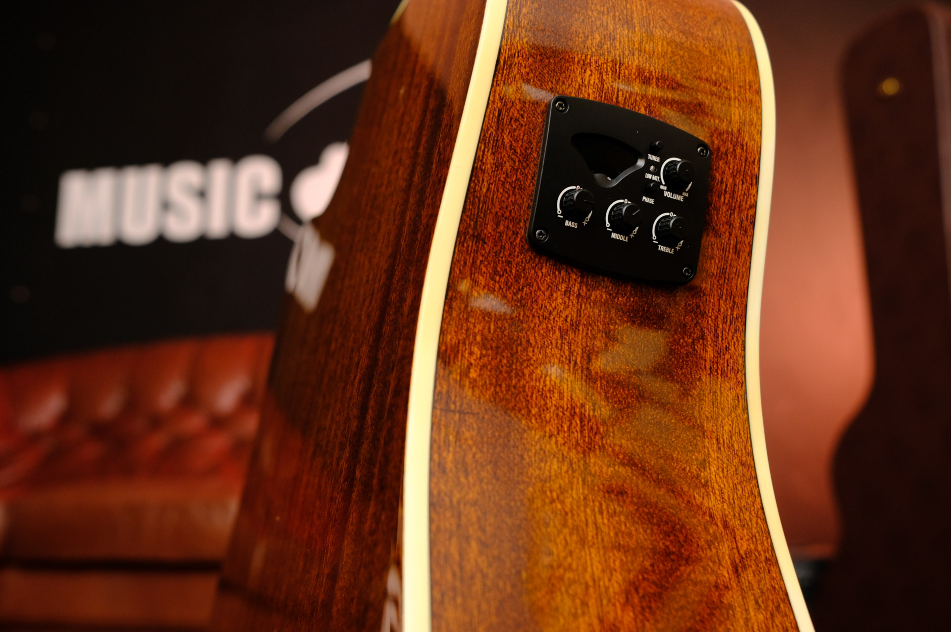 Электроакустическая гитара Caraya F750CEQ