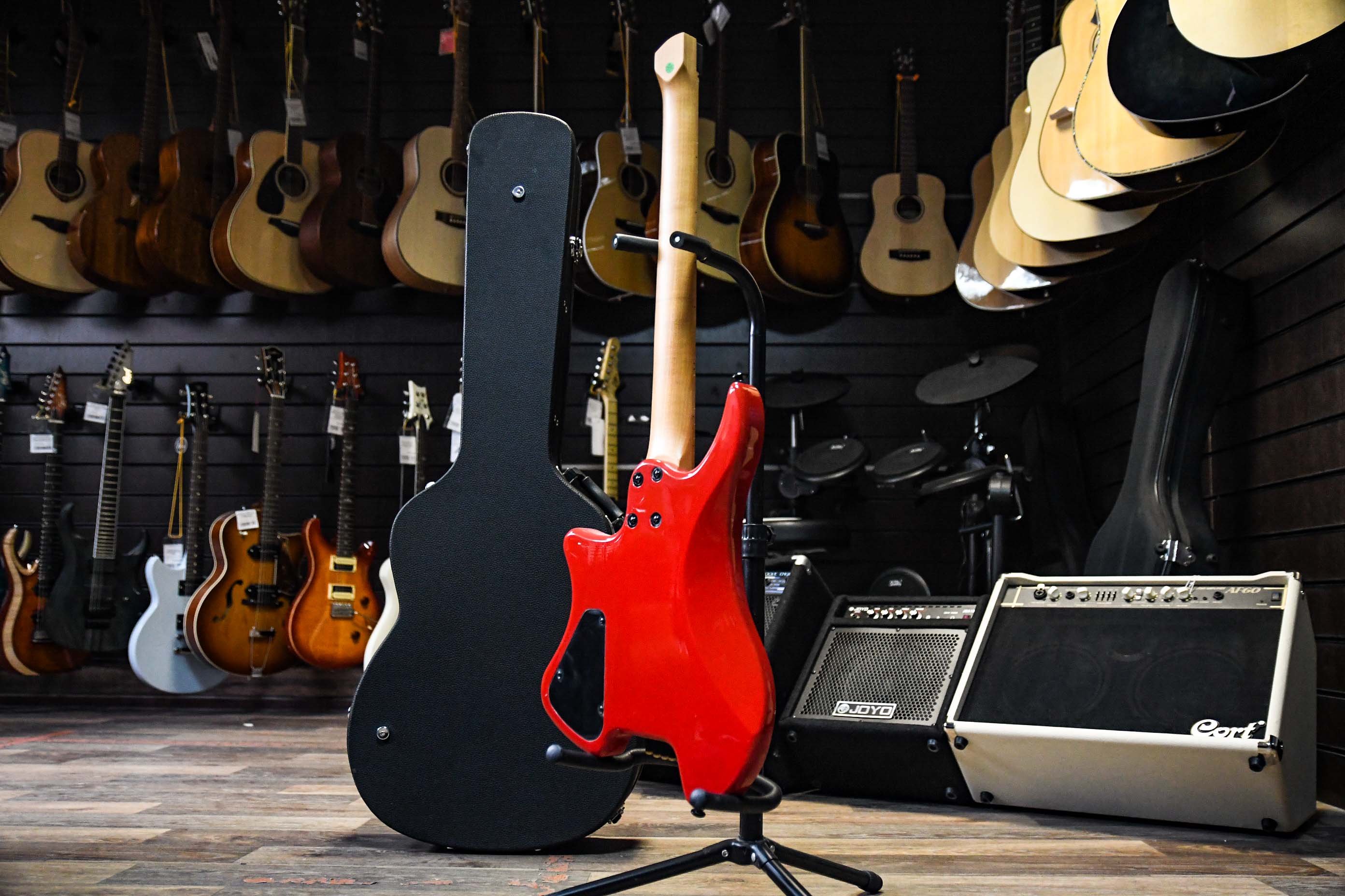 Электрогитара Caraya HL-1A-RD