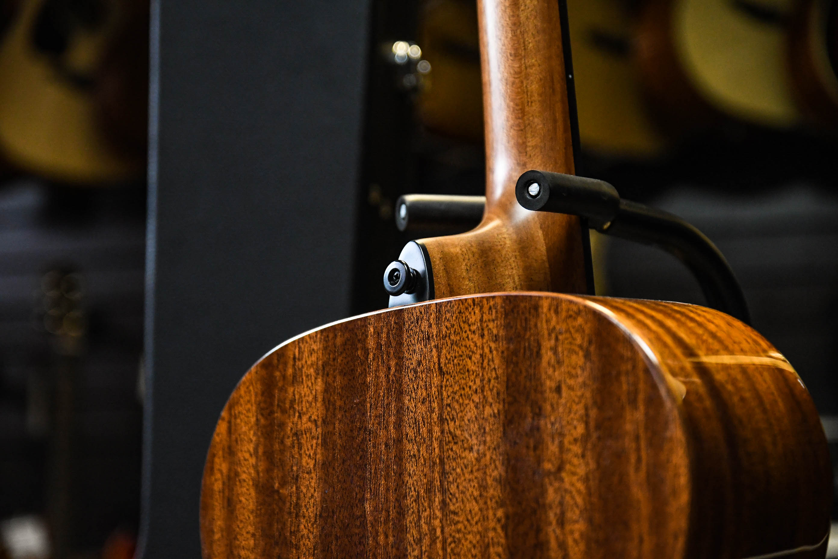 Акустическая гитара LAG T-98A