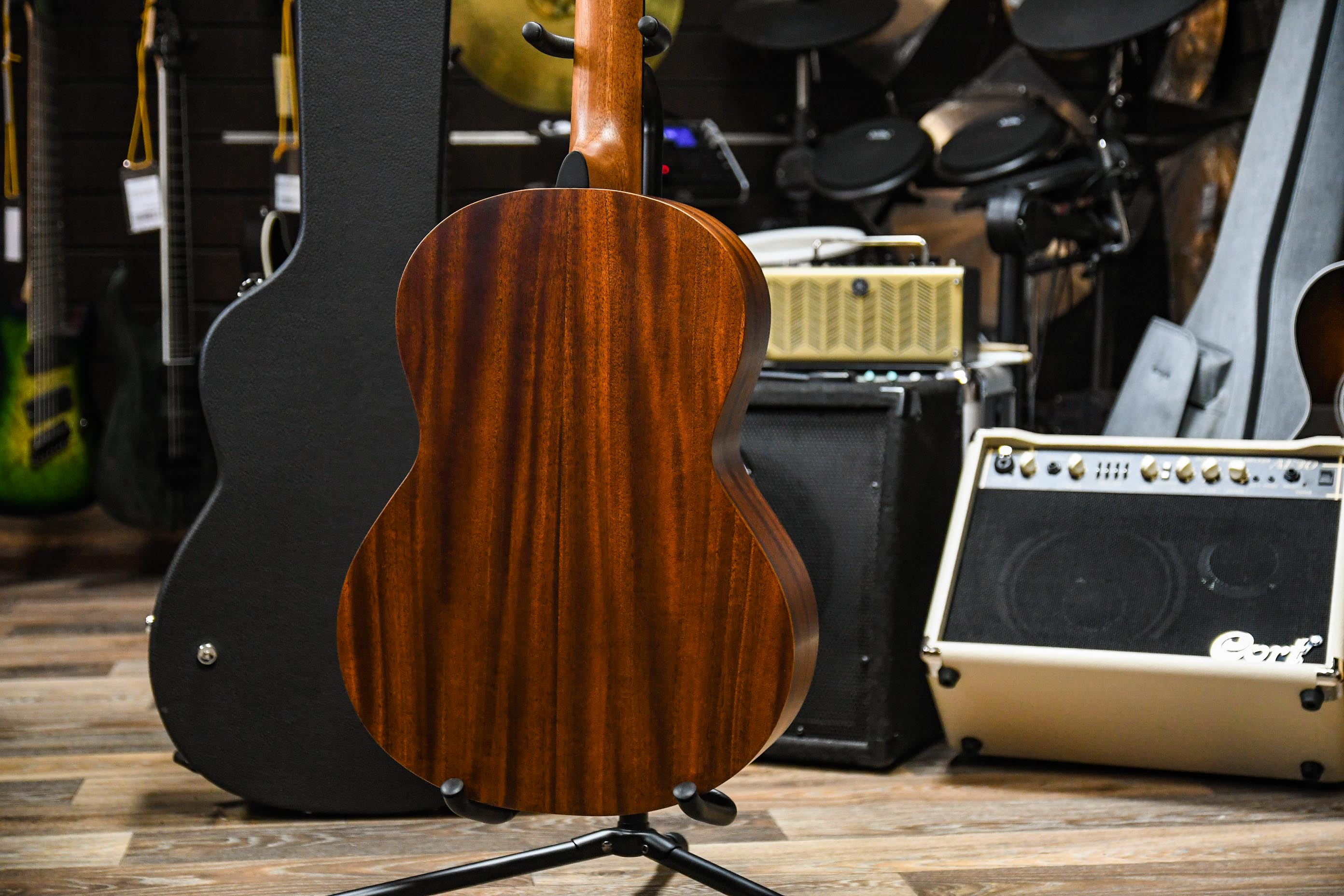 Классическая гитара LAG OC-170