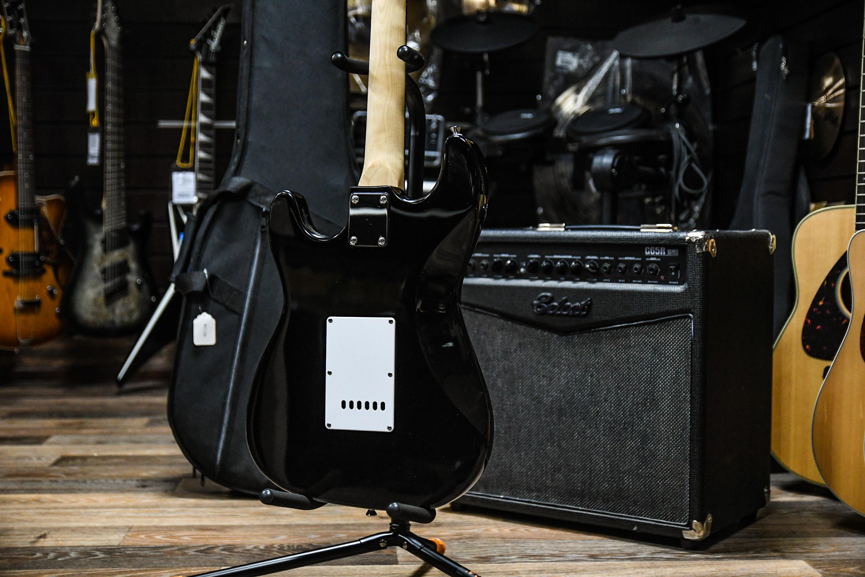 Электрогитара шестиструнная TERRIS TST-39 BK