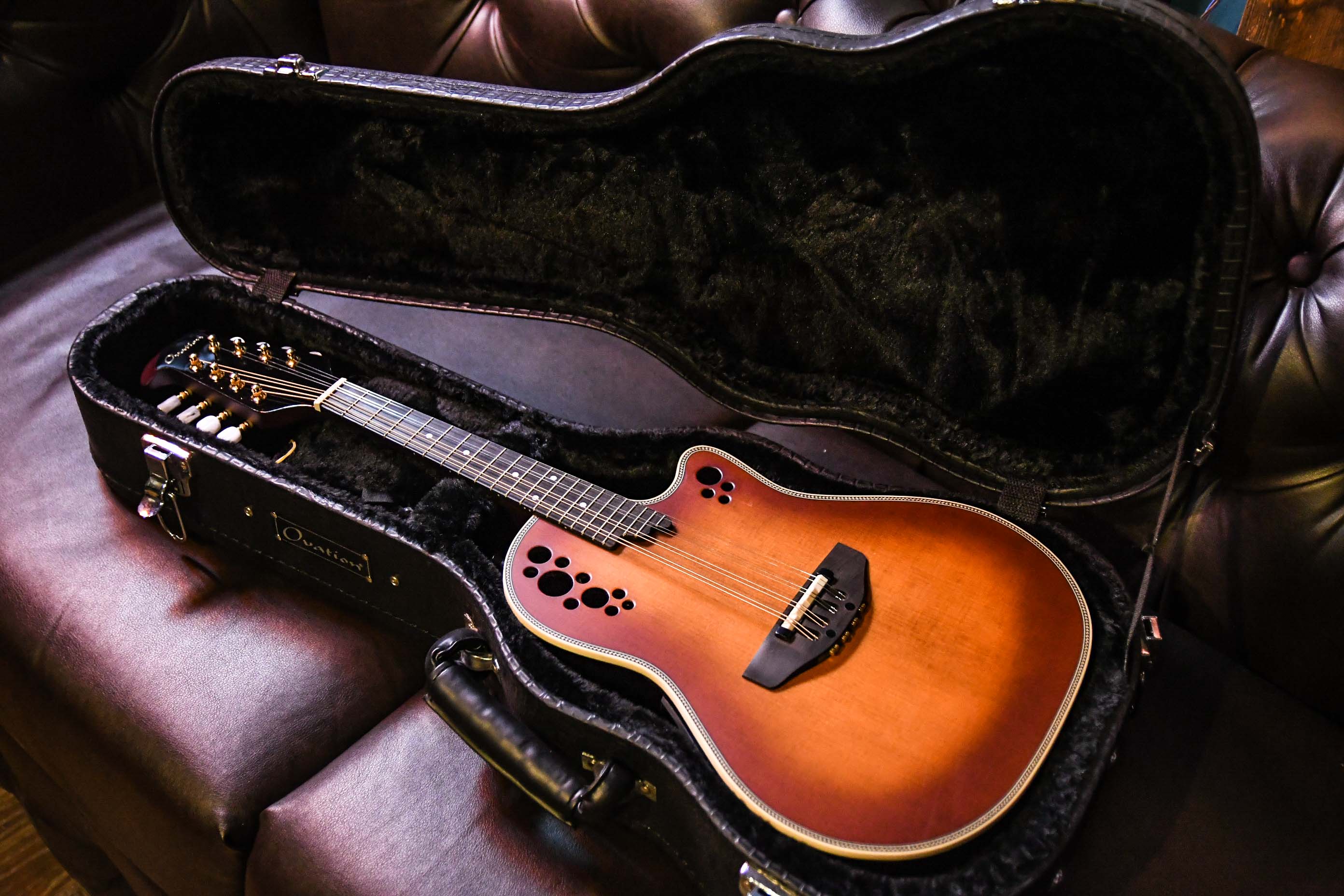 OVATION MM68AX-DS мандолина