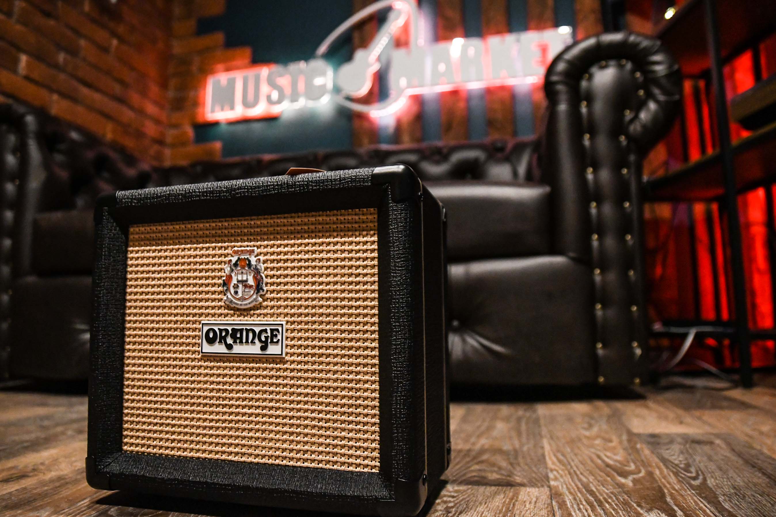 Гитарный комбоусилитель 12 Вт,  ORANGE CRUSH 12 BK