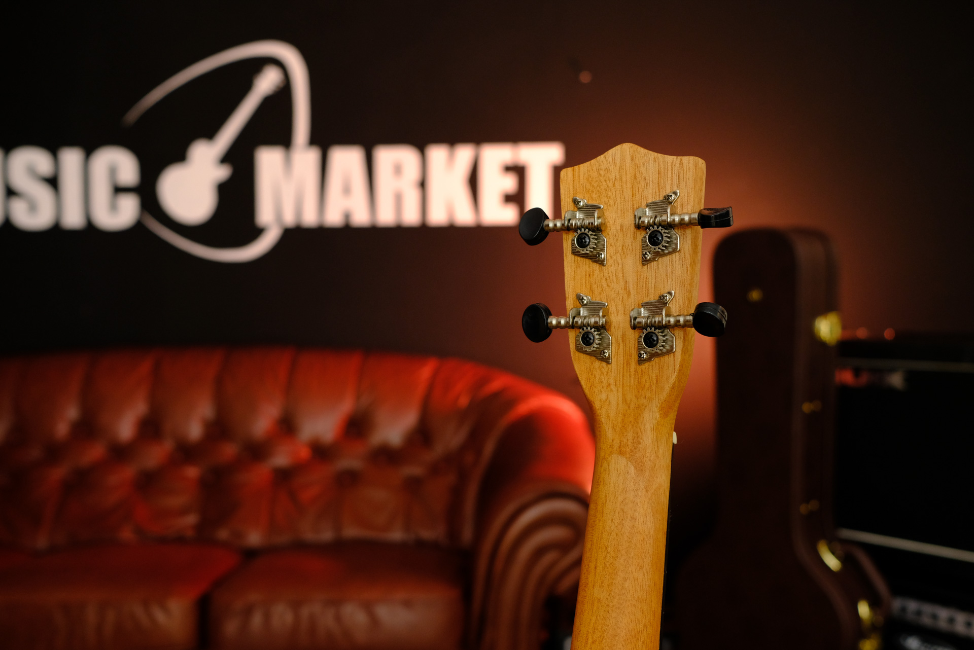 Укулеле Fabio UK21-550 EQ Mahagoni с подключением