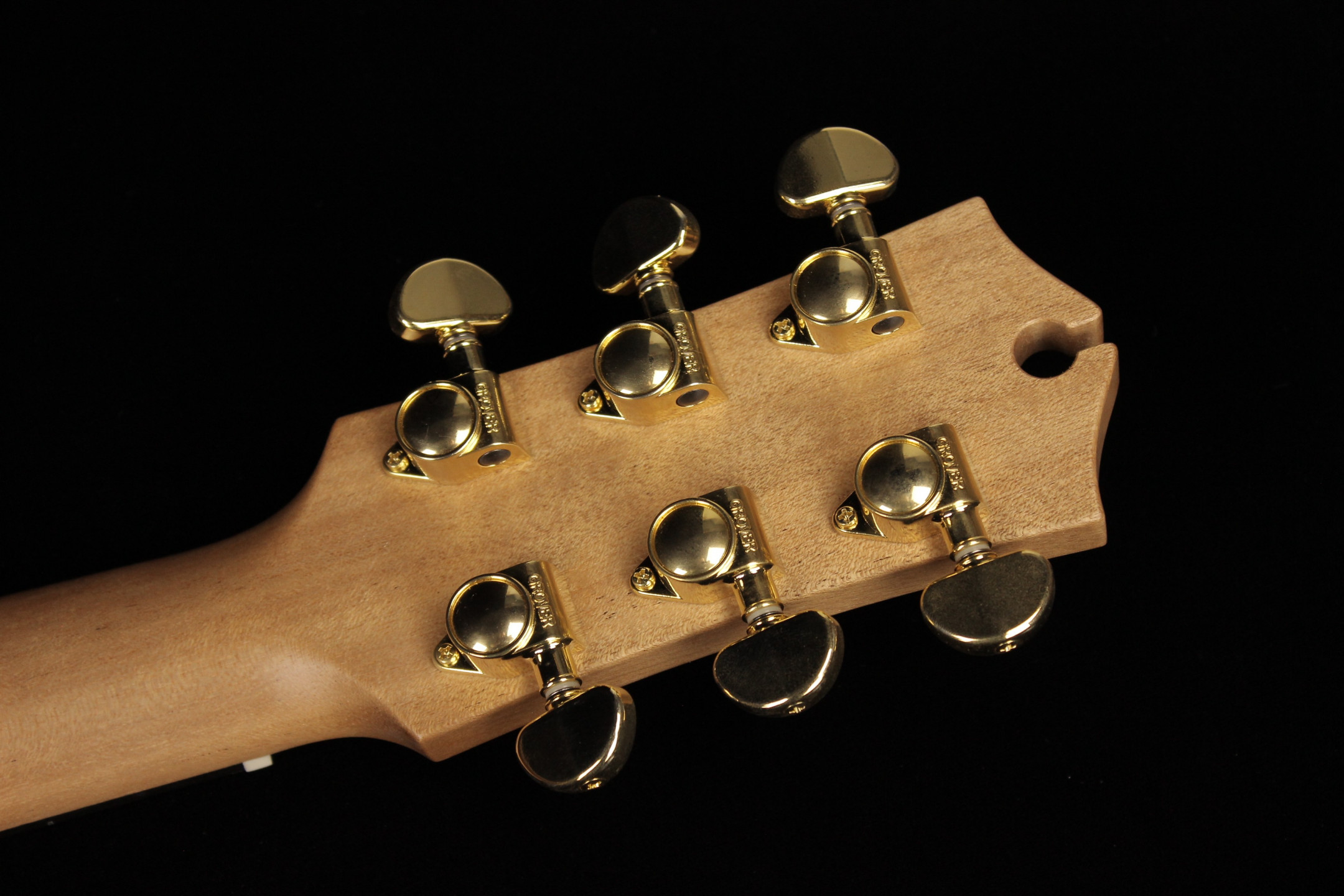 Электроакустическая гитара Maton EBG808 Artist