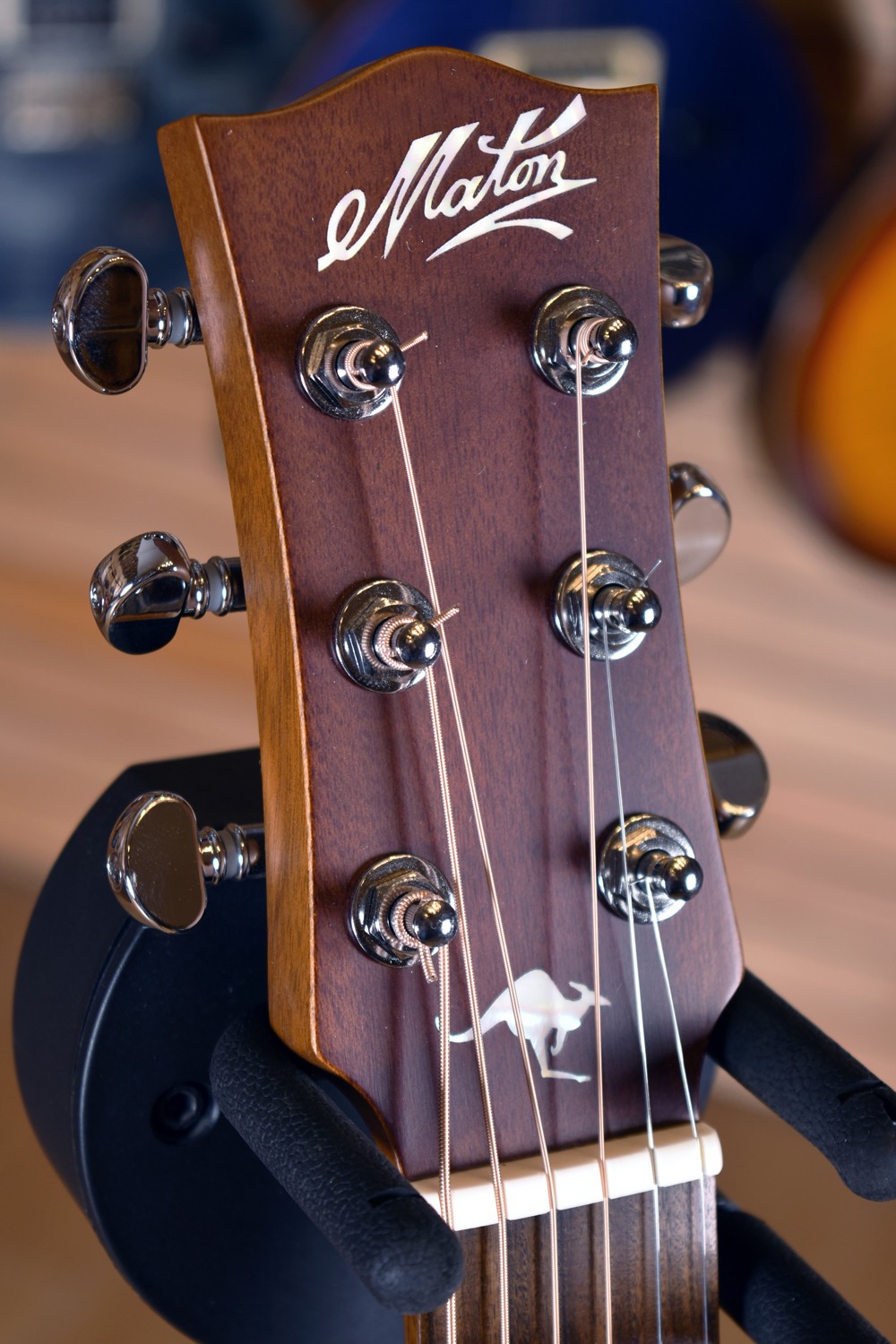 Электроакустическая гитара Maton EMTE